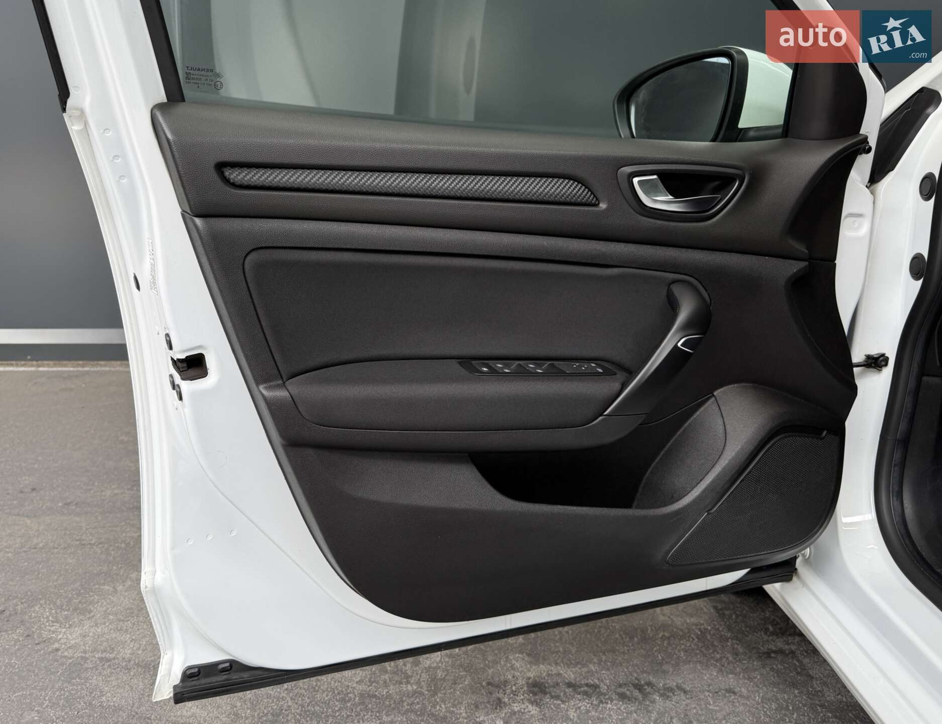 Renault Megane 2018 VIN VF1RFB00861178337 фото оголошення 37 з 41