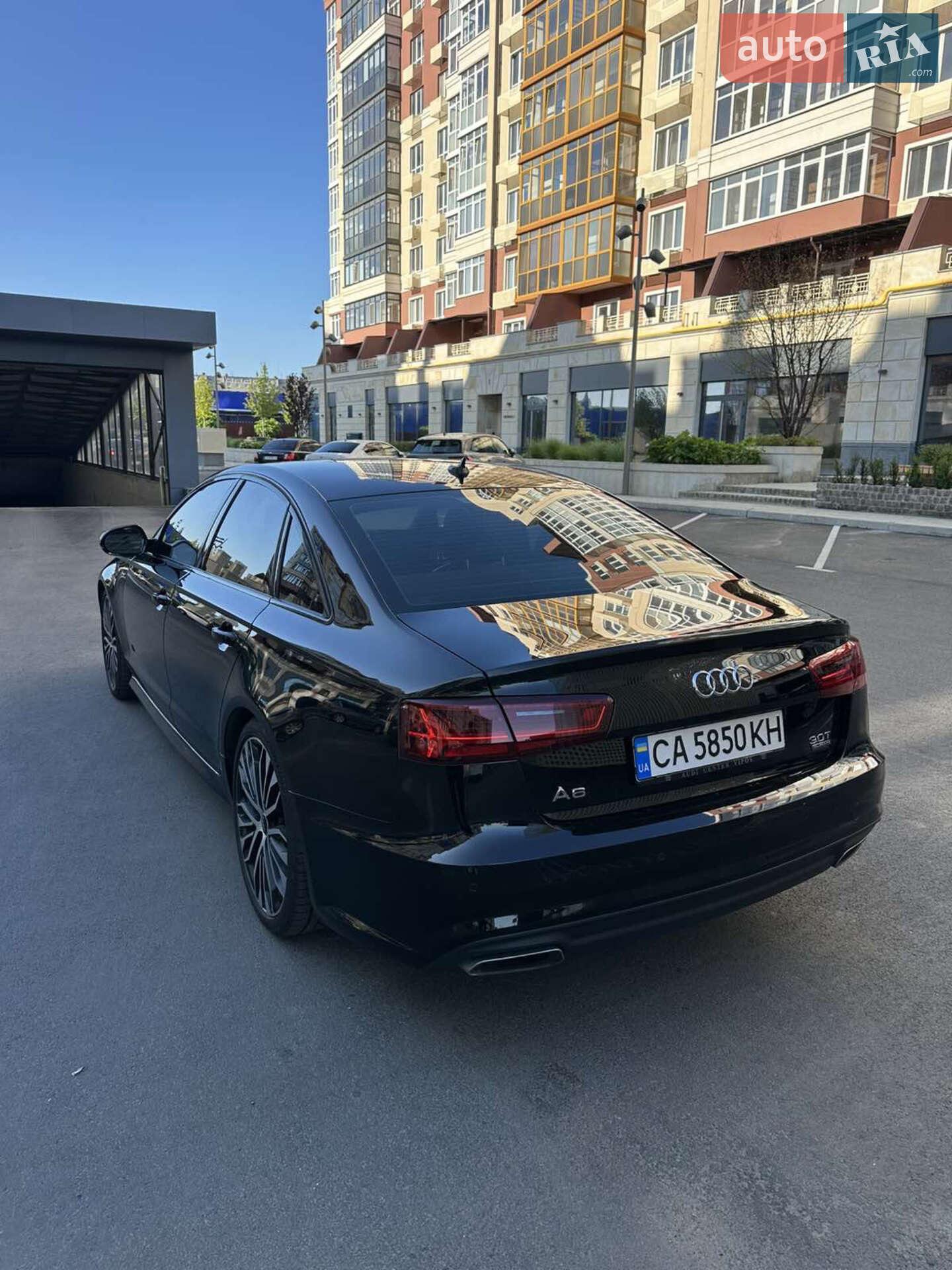 Audi A6 2017 VIN WAUH3BFCXJN031104 фото оголошення 2 з 16