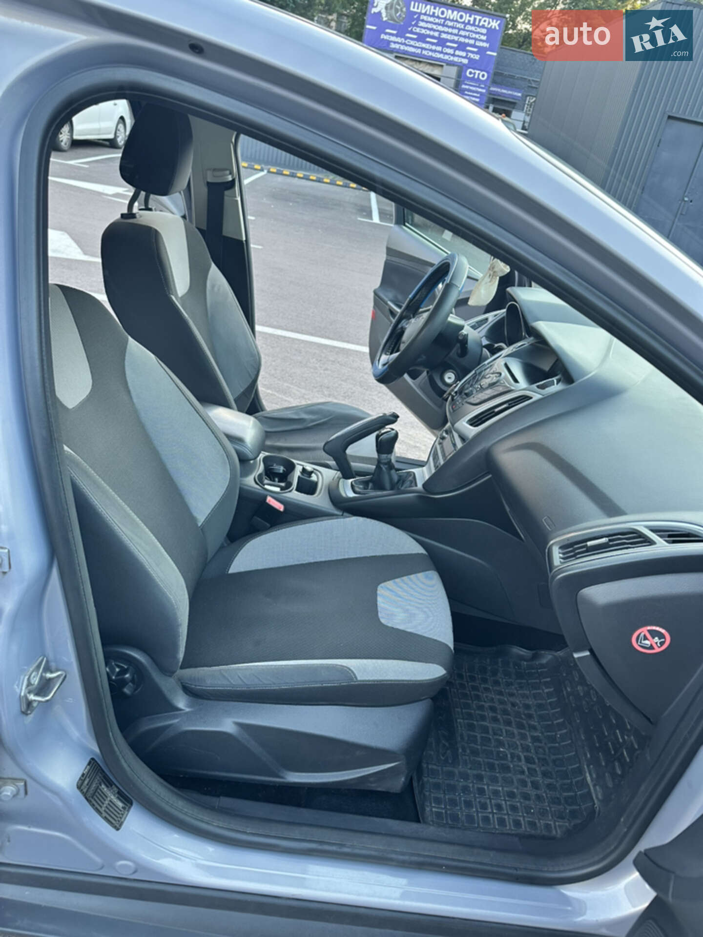 Ford Focus 2013 VIN WF0KXXGCBKDA28992 фото оголошення 11 з 19