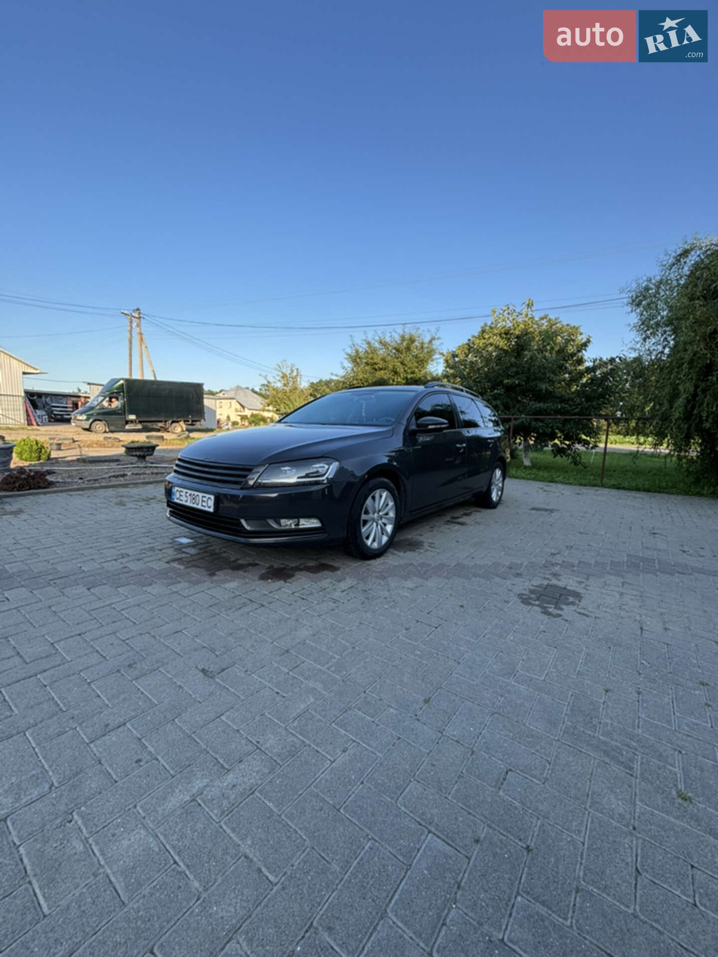 Volkswagen Passat 2012 VIN WVWZZZ3CZCE181606 фото оголошення 2 з 16