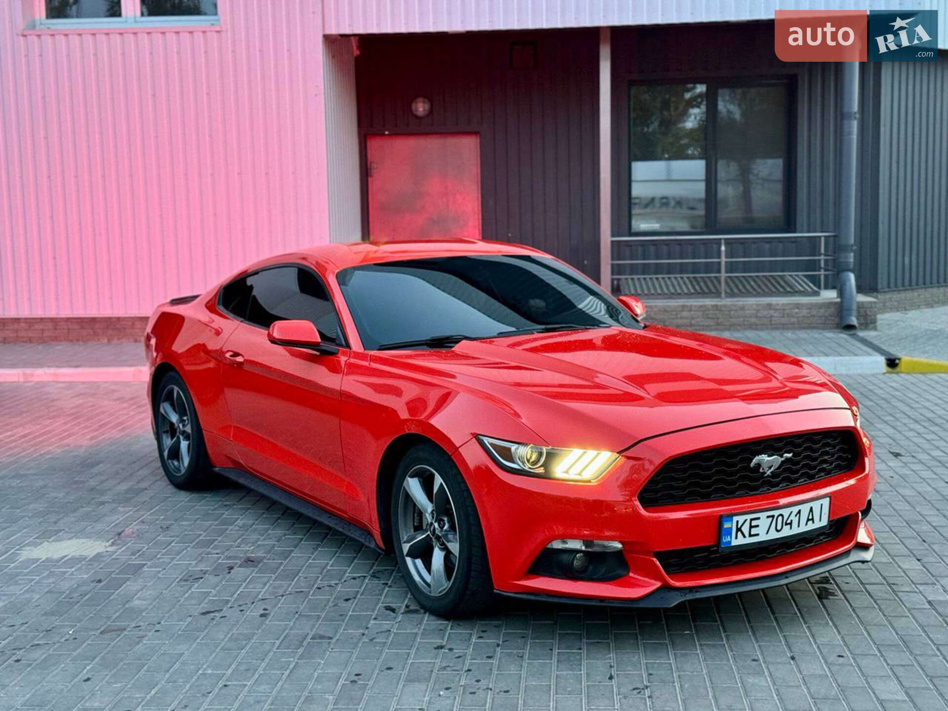 Ford Mustang 2016 VIN 1FA6P8THXH5246855 фото оголошення 10 з 13
