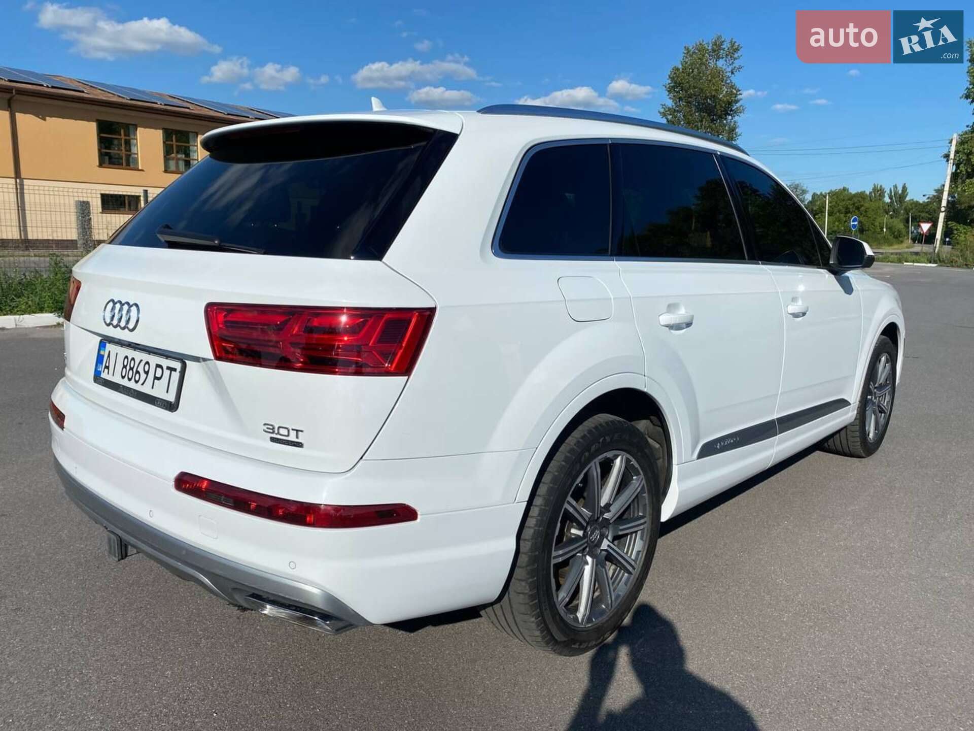 Audi Q7 2016 VIN WA1LAAF72HD037893 фото оголошення 4 з 38