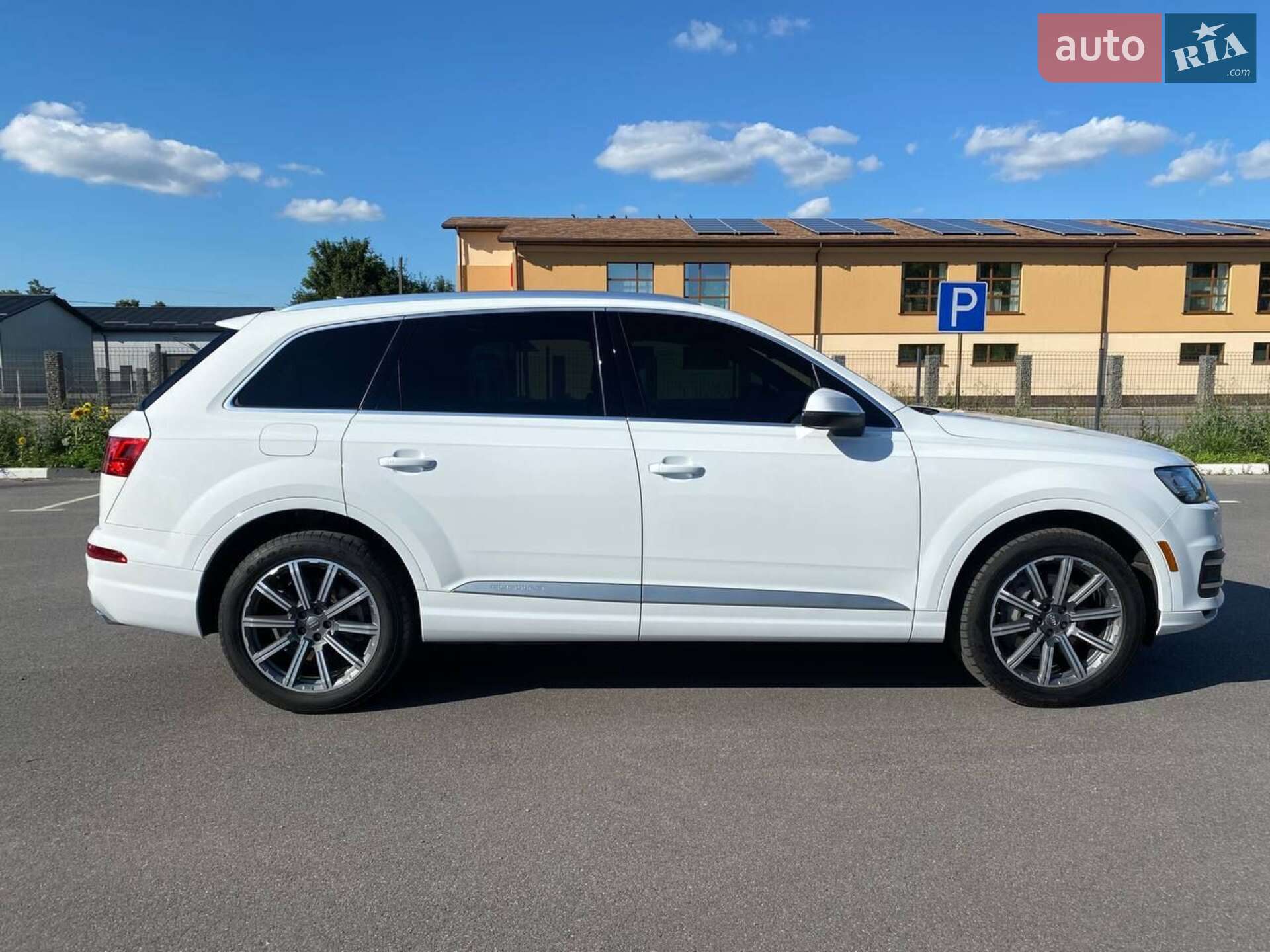 Audi Q7 2016 VIN WA1LAAF72HD037893 фото оголошення 6 з 38