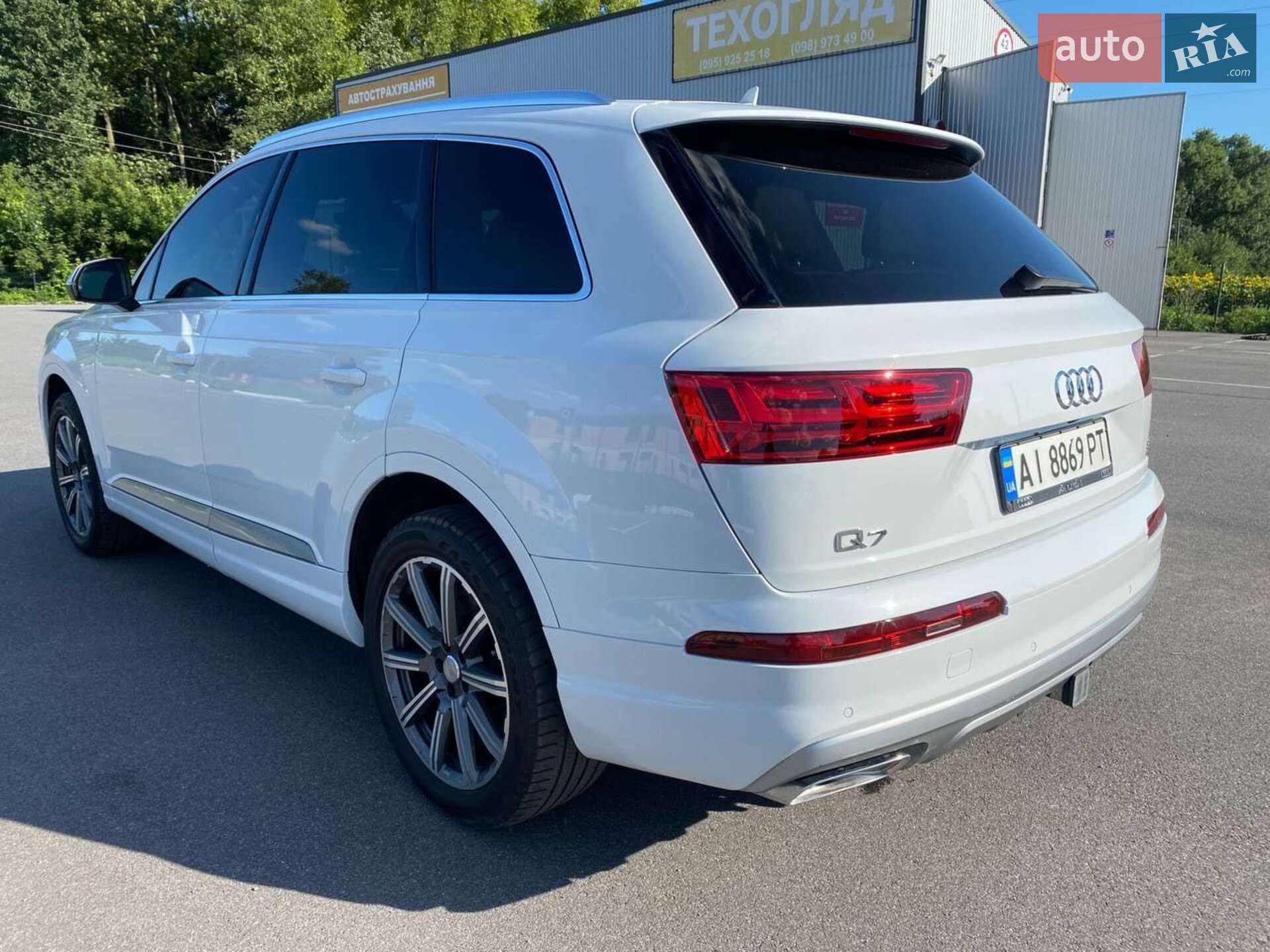Audi Q7 2016 VIN WA1LAAF72HD037893 фото оголошення 10 з 38