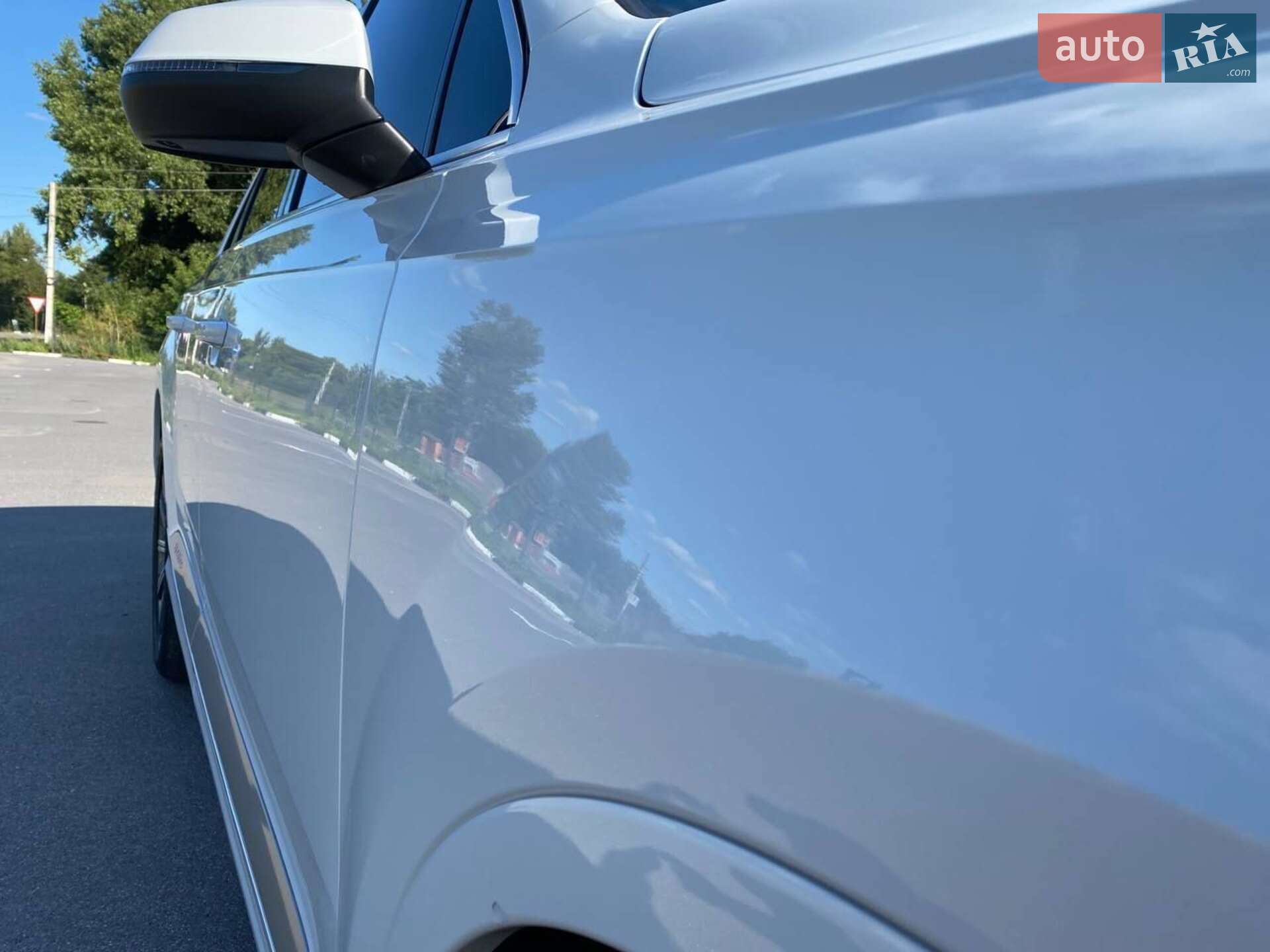 Audi Q7 2016 VIN WA1LAAF72HD037893 фото оголошення 11 з 38
