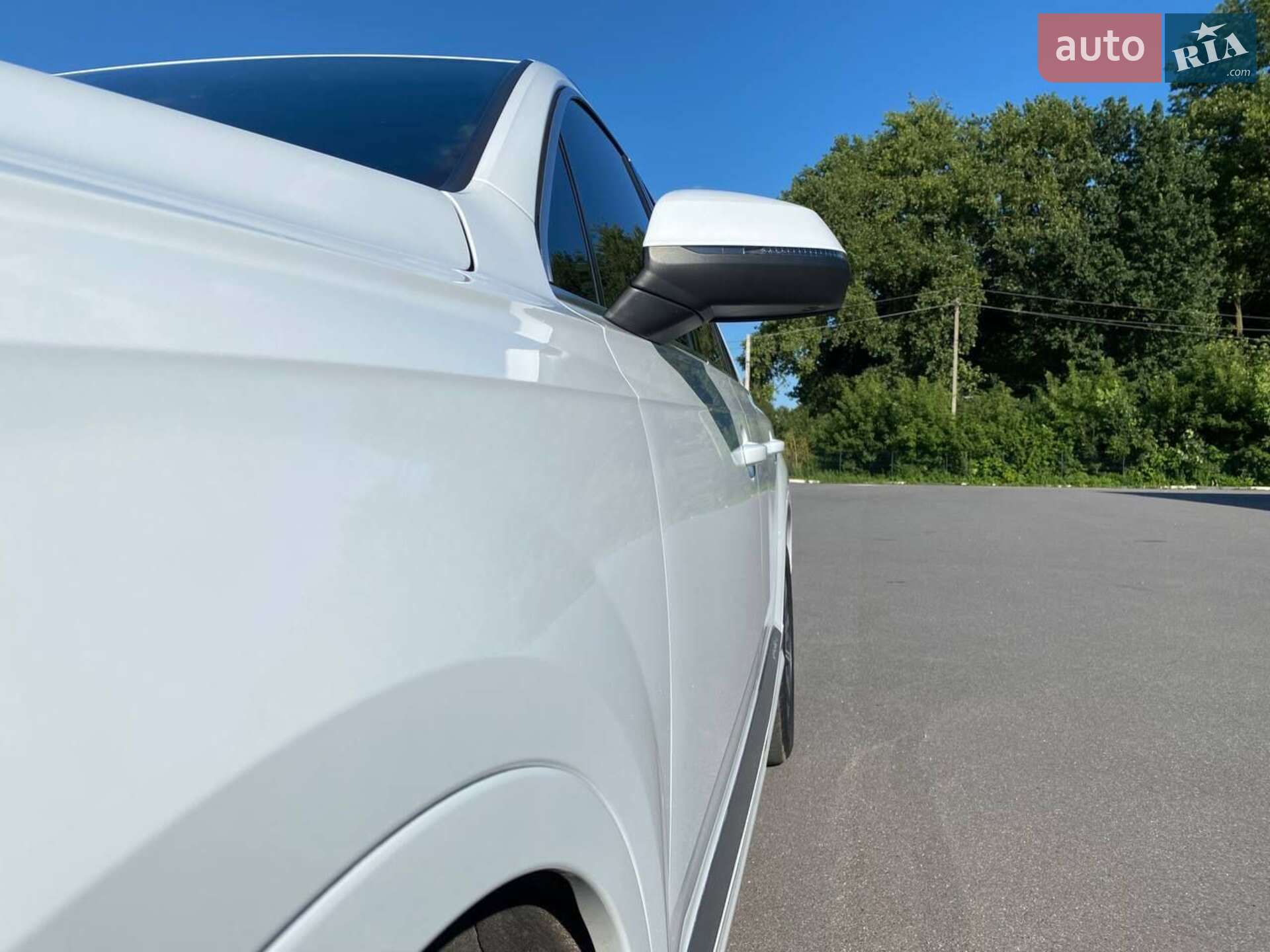 Audi Q7 2016 VIN WA1LAAF72HD037893 фото оголошення 14 з 38
