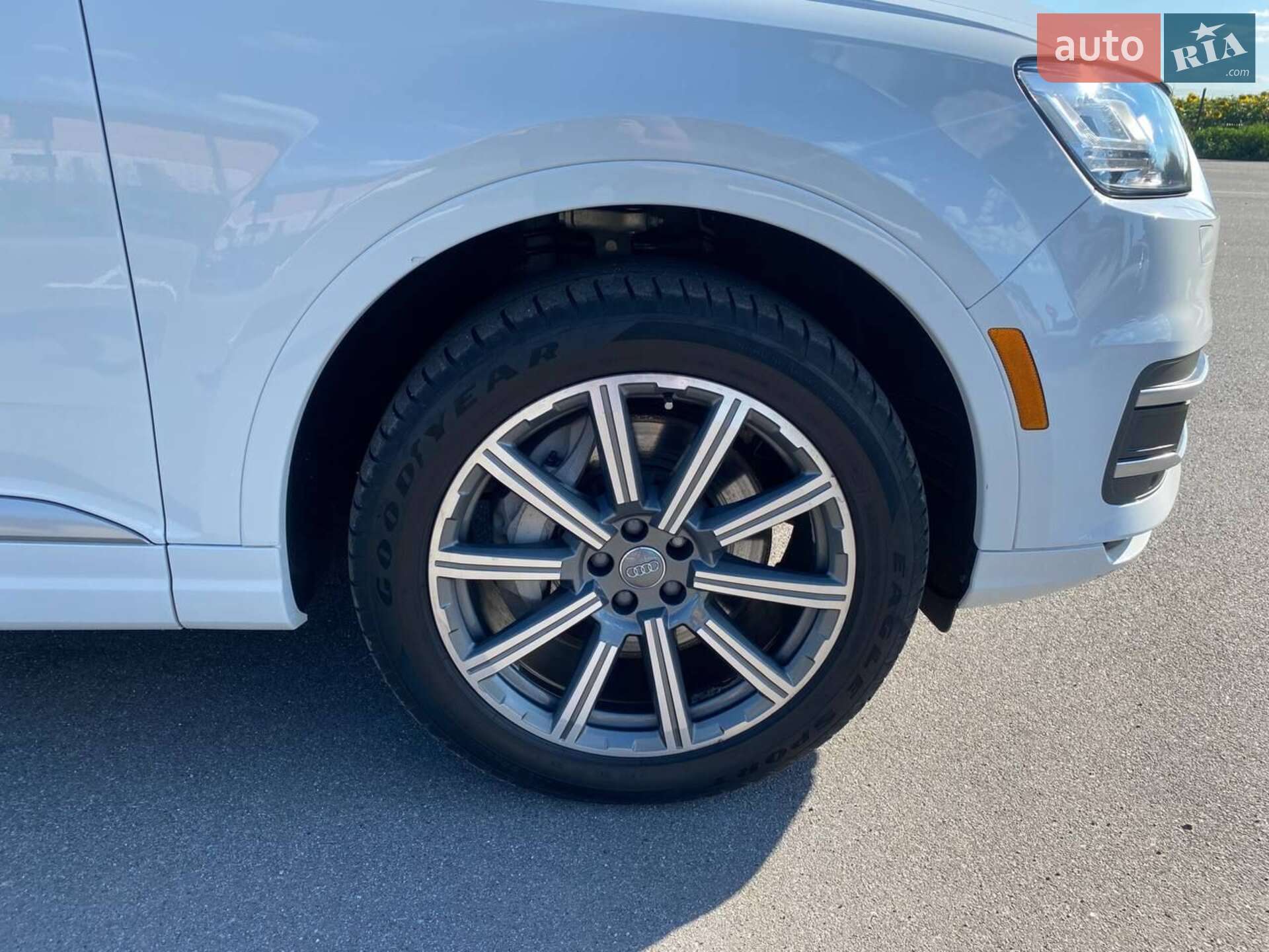 Audi Q7 2016 VIN WA1LAAF72HD037893 фото оголошення 21 з 38