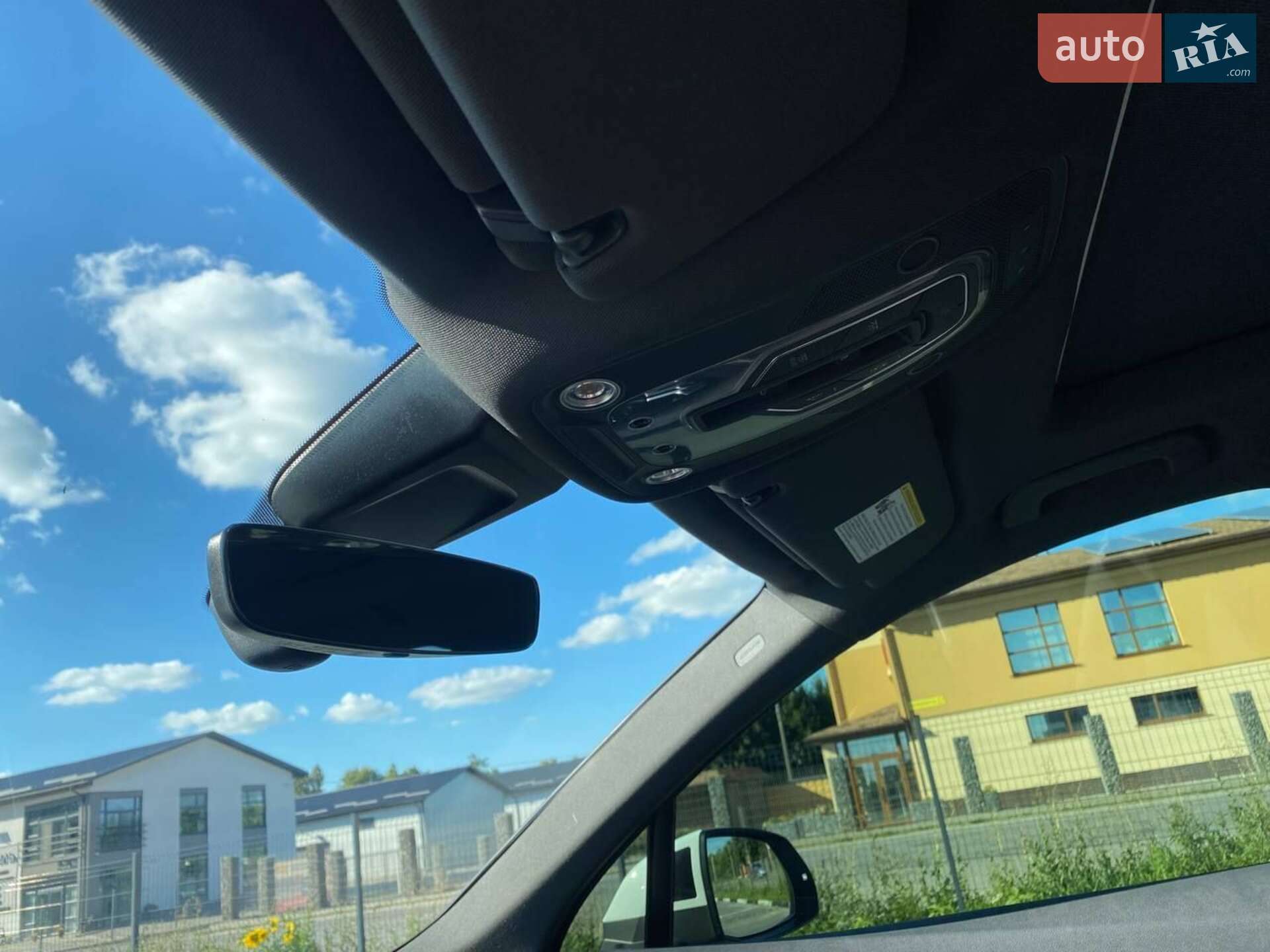 Audi Q7 2016 VIN WA1LAAF72HD037893 фото оголошення 29 з 38