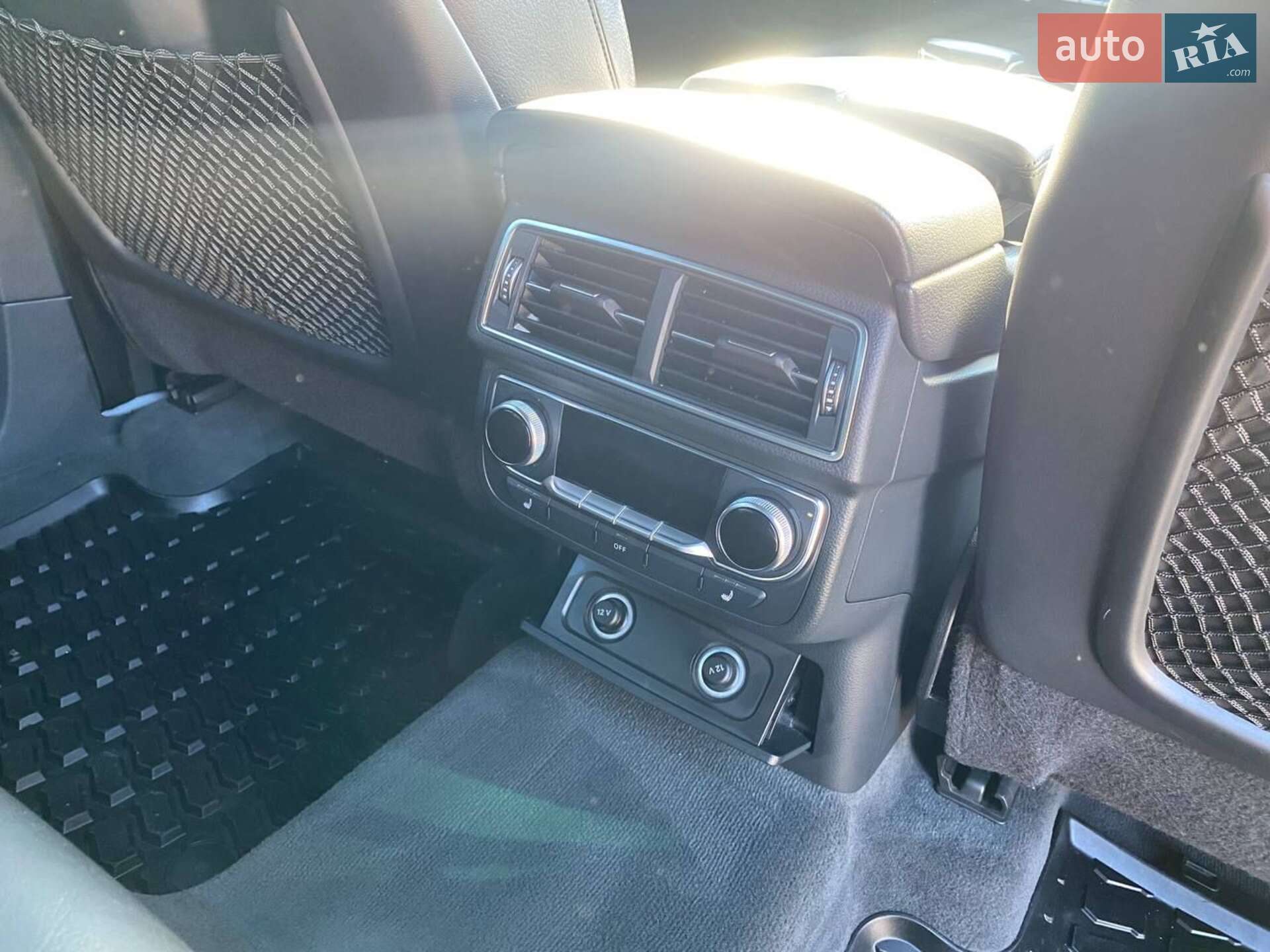 Audi Q7 2016 VIN WA1LAAF72HD037893 фото оголошення 34 з 38