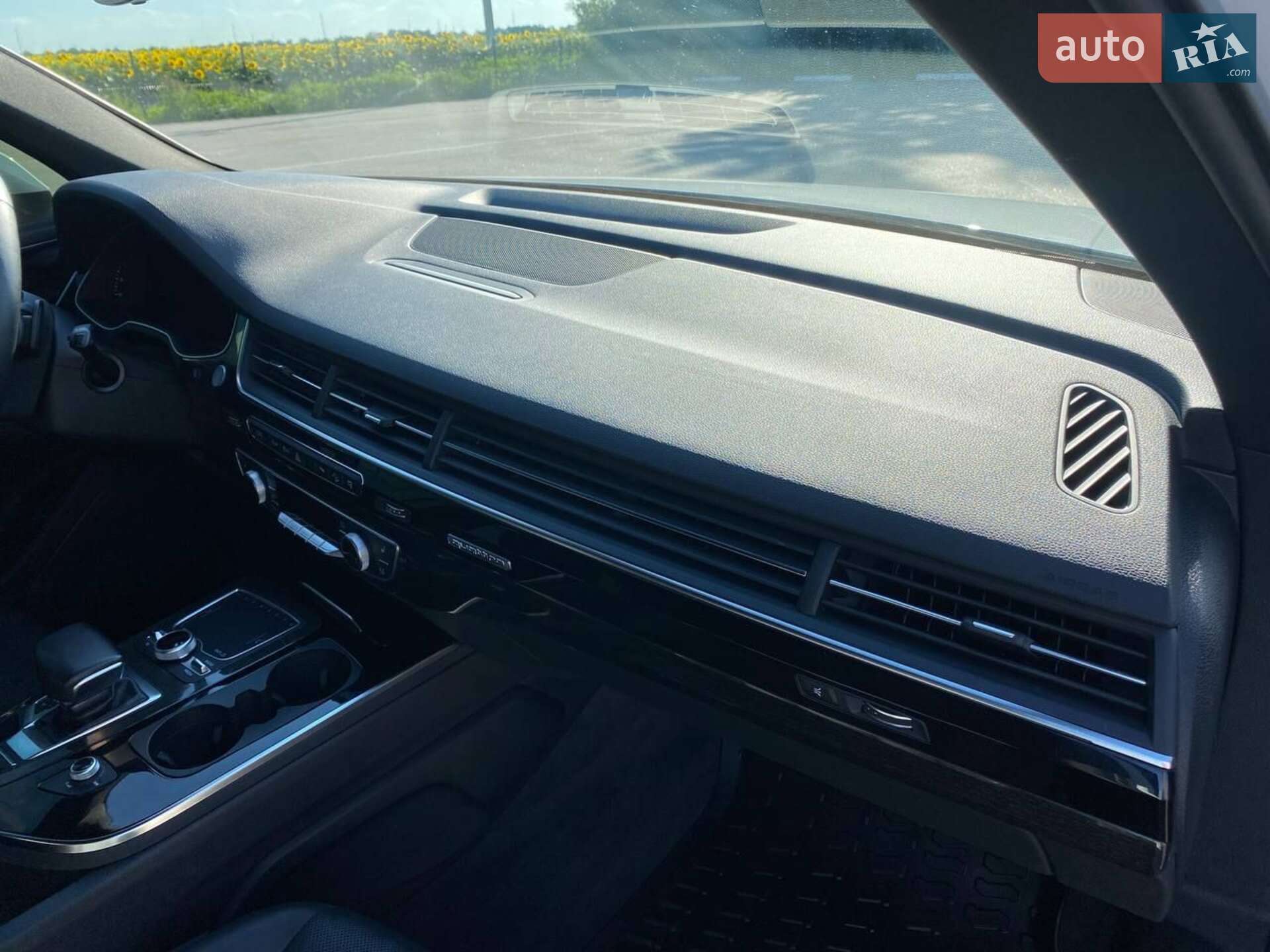 Audi Q7 2016 VIN WA1LAAF72HD037893 фото оголошення 35 з 38