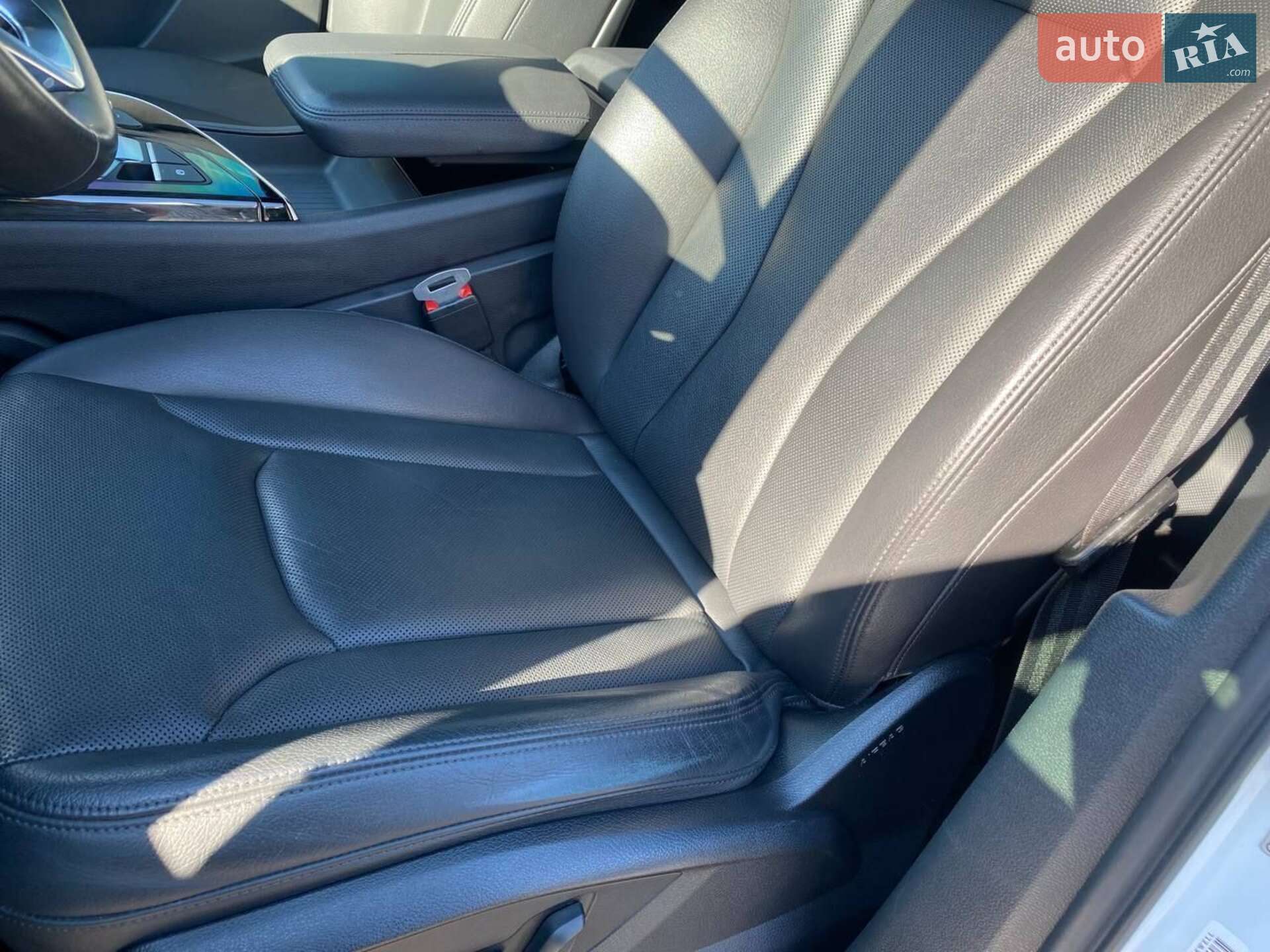 Audi Q7 2016 VIN WA1LAAF72HD037893 фото оголошення 37 з 38