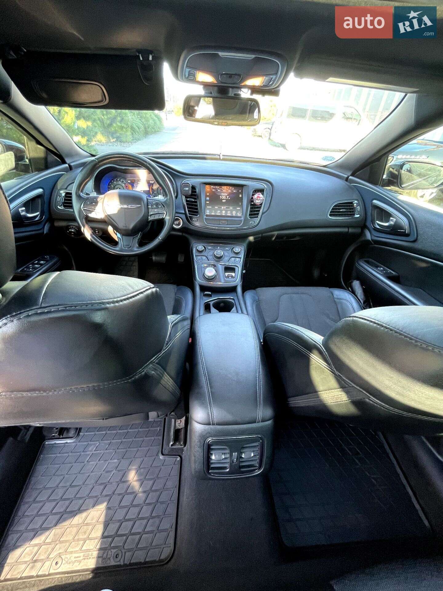 Chrysler 200 2015 VIN 1C3CCCBB4FN650955 фото оголошення 14 з 44