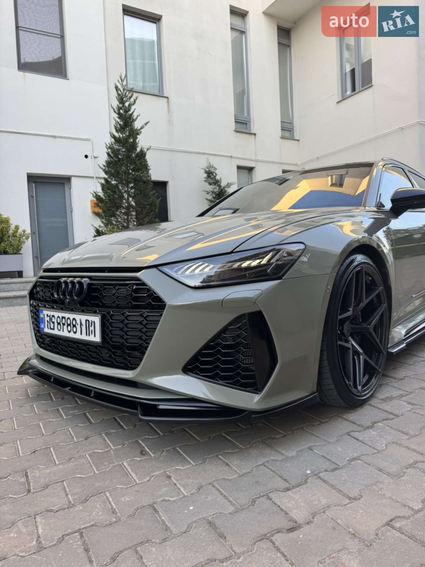 Audi RS6 2021 VIN WUAZZZF25NN901761 фото оголошення 2 з 26