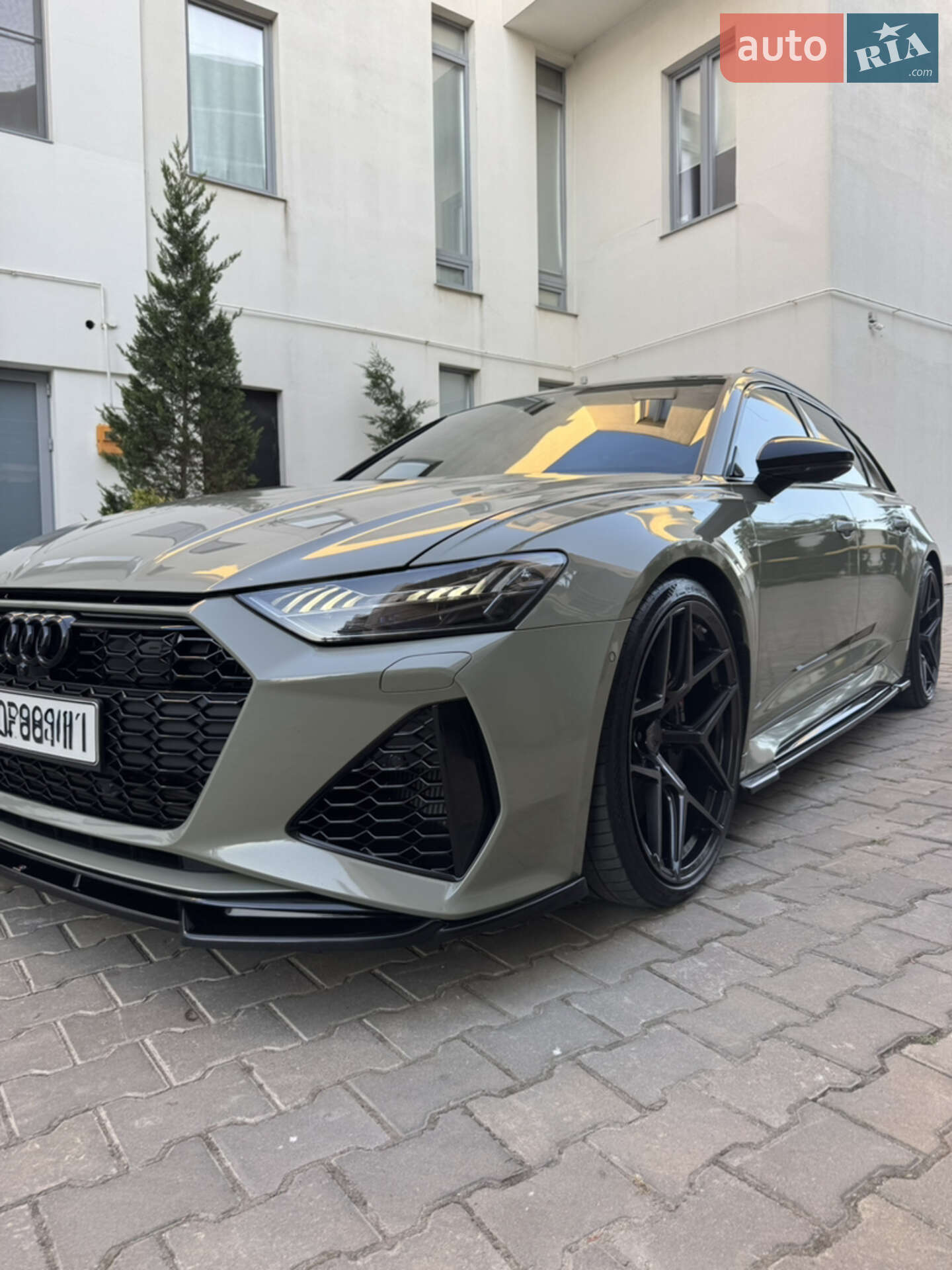 Audi RS6 2021 VIN WUAZZZF25NN901761 фото оголошення 10 з 26