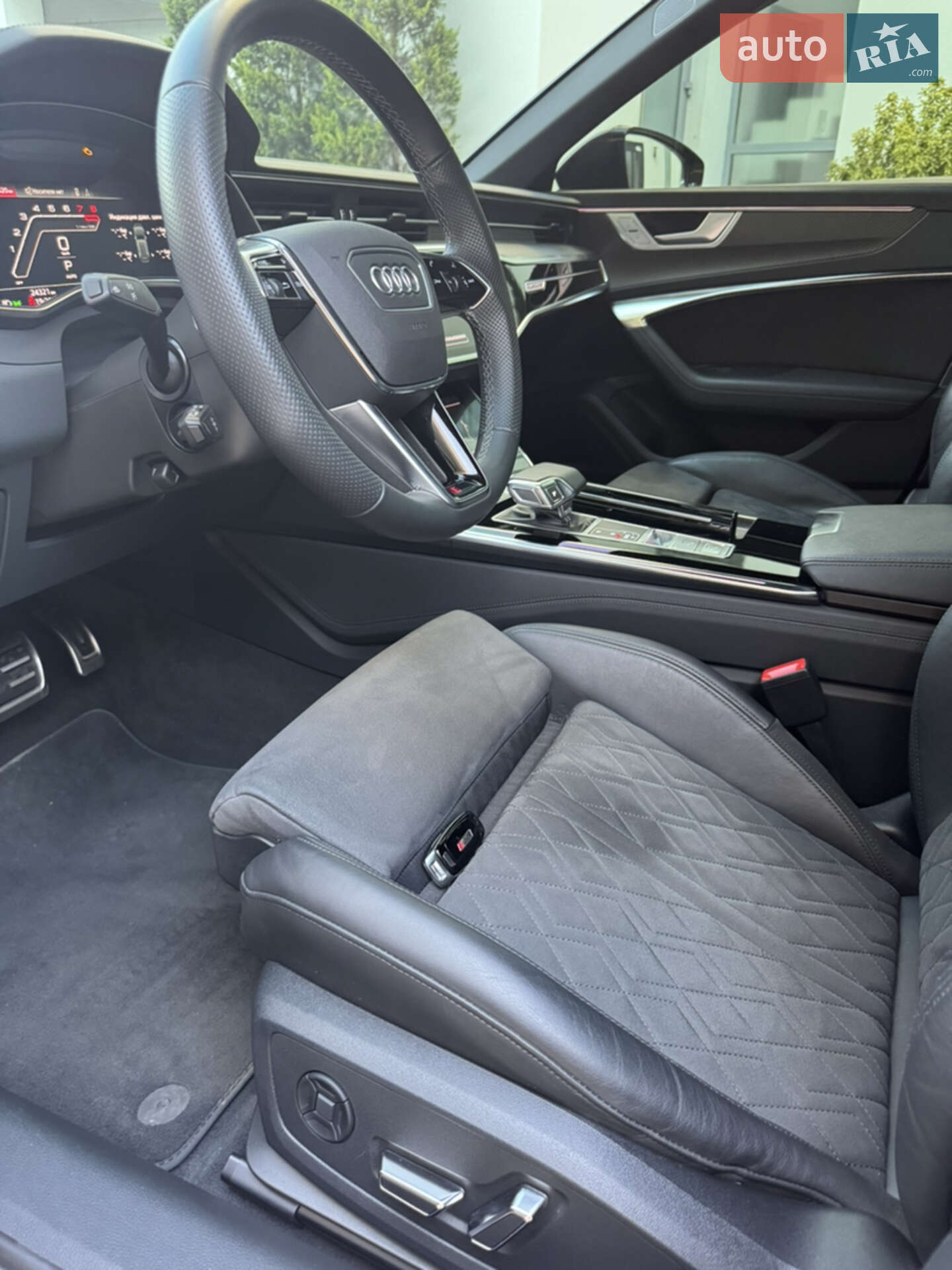 Audi RS6 2021 VIN WUAZZZF25NN901761 фото оголошення 17 з 26