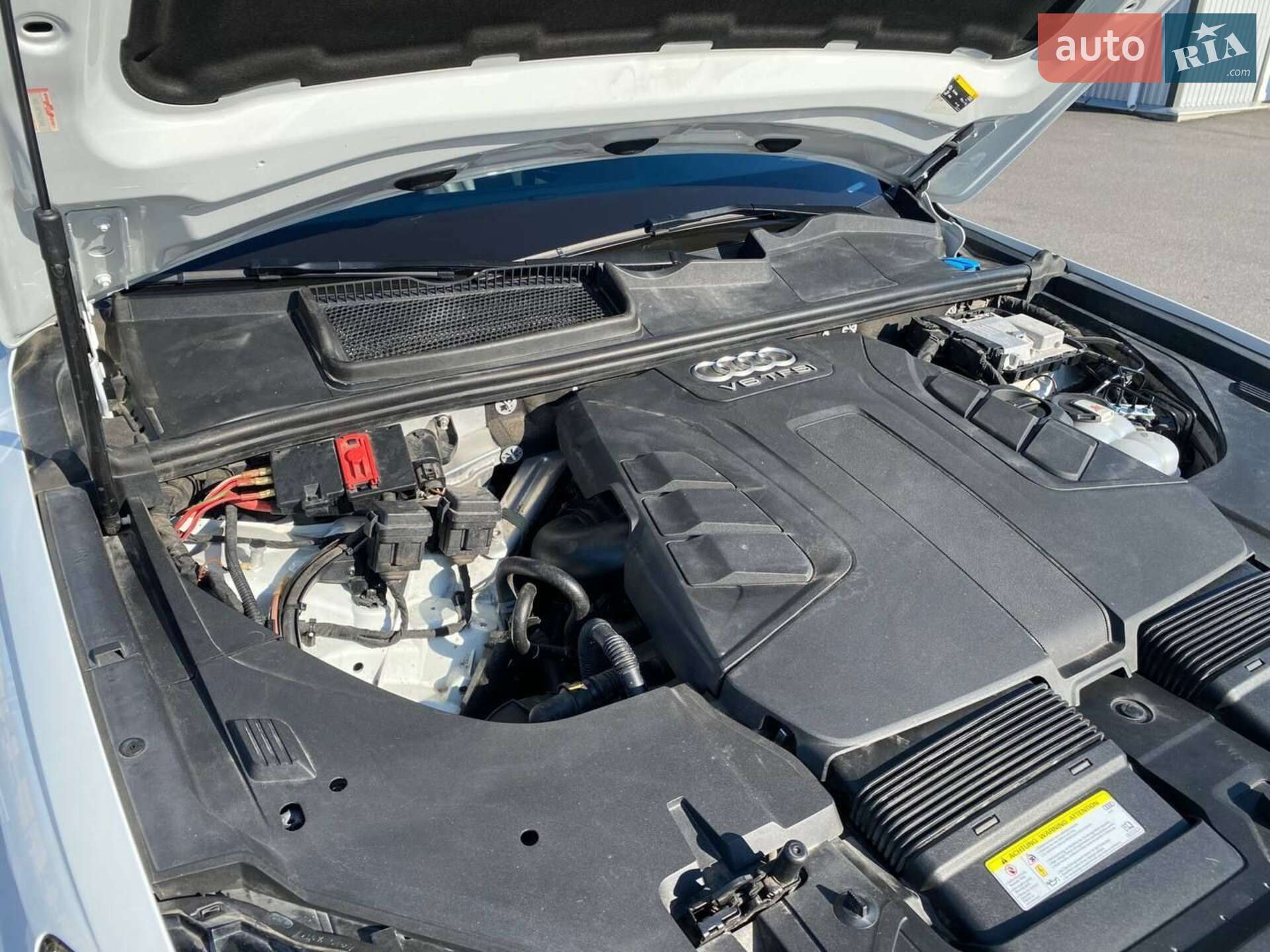 Audi Q7 2016 VIN WA1LAAF72HD037893 фото оголошення 17 з 68