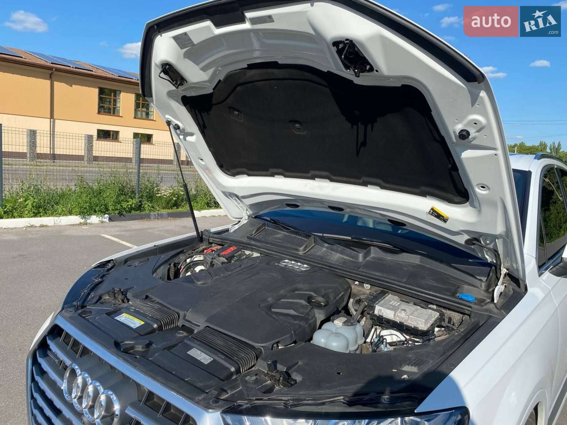 Audi Q7 2016 VIN WA1LAAF72HD037893 фото оголошення 20 з 68