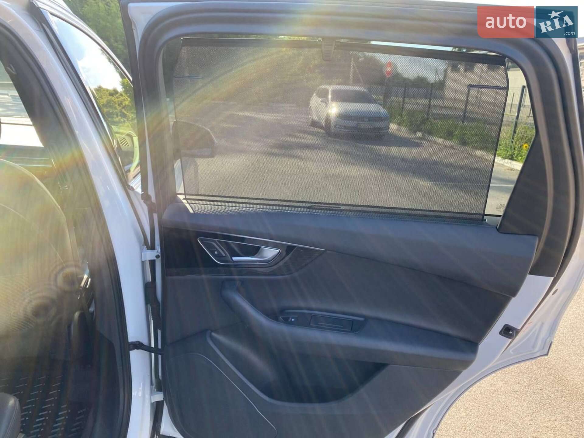 Audi Q7 2016 VIN WA1LAAF72HD037893 фото оголошення 23 з 68