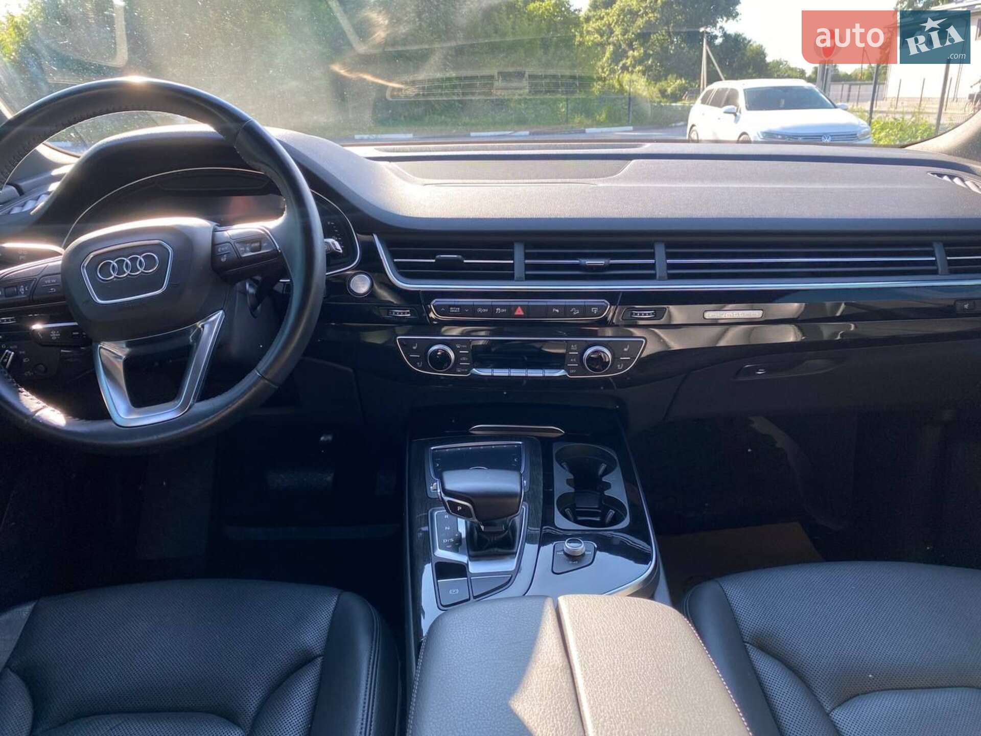 Audi Q7 2016 VIN WA1LAAF72HD037893 фото оголошення 24 з 68