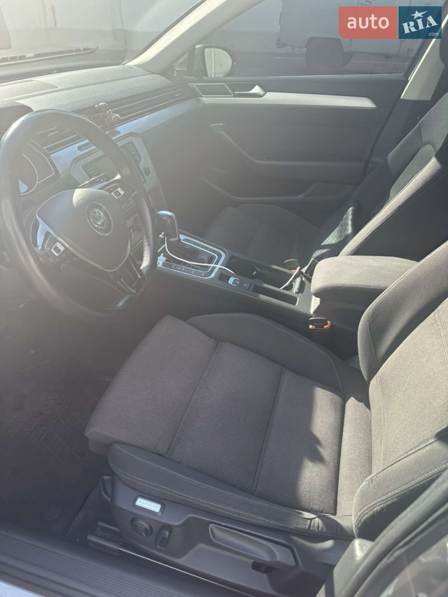Volkswagen Passat 2016 VIN WVWZZZ3CZHE050630 фото оголошення 5 з 11