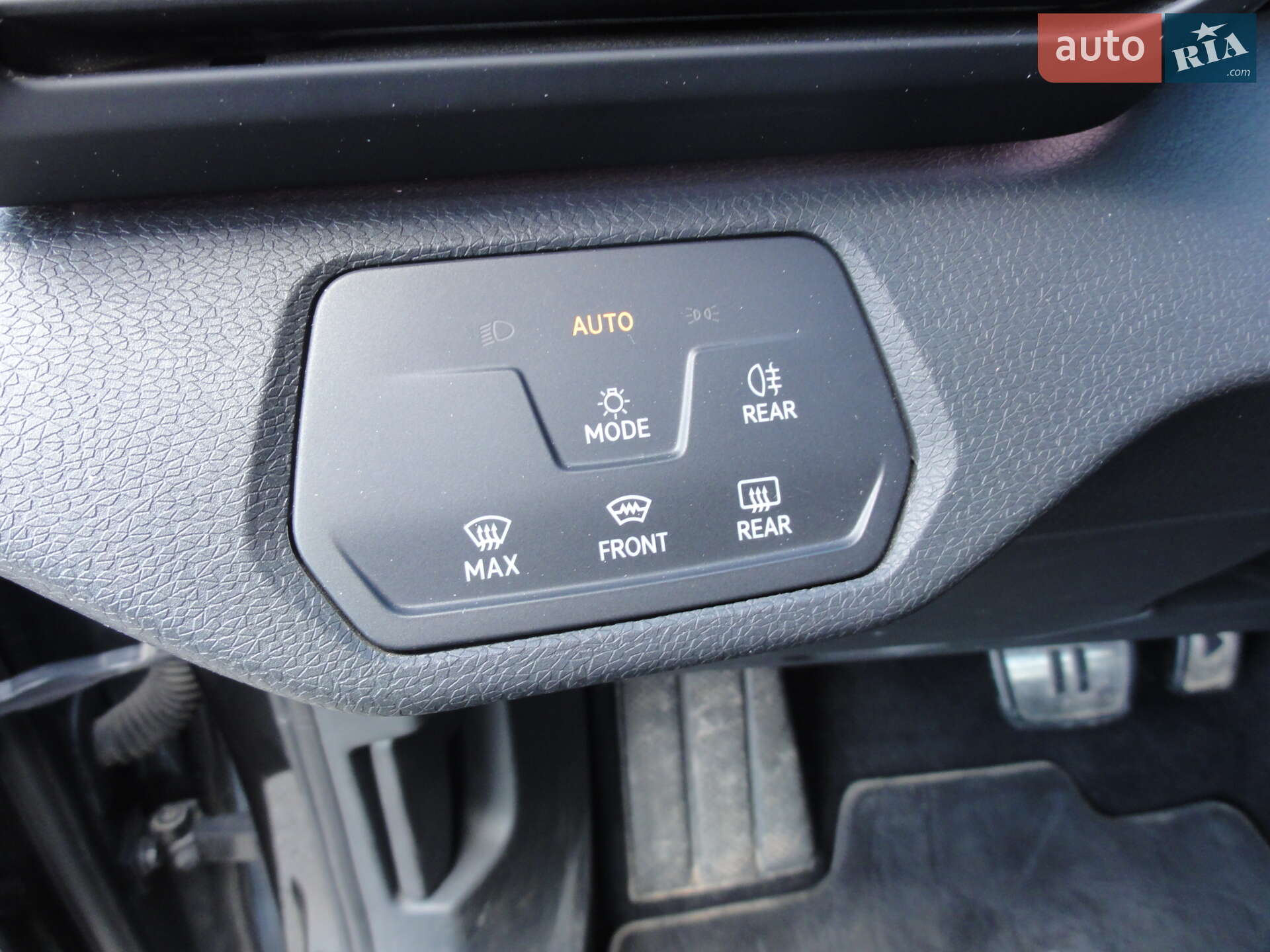 Volkswagen ID.4 2021 VIN WVGZZZE2ZMP011896 фото оголошення 16 з 26