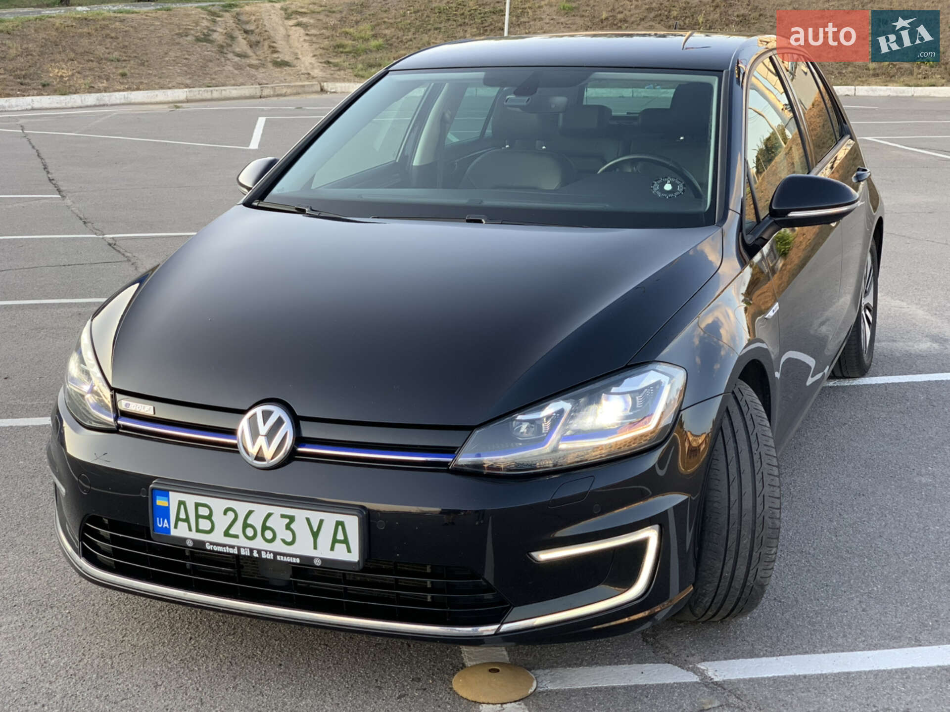 Volkswagen e-Golf 2017 VIN WVWZZZAUZH8950138 фото оголошення 7 з 30