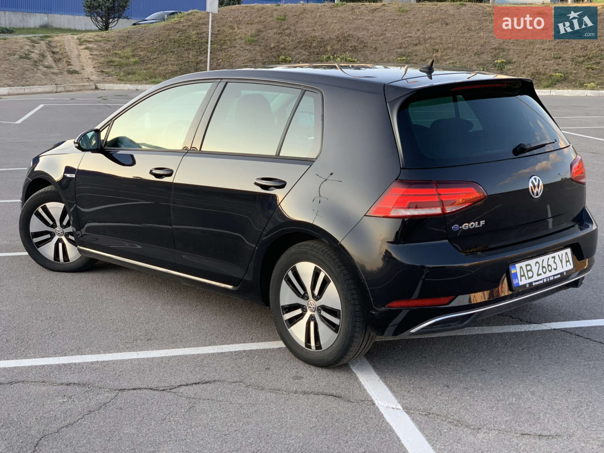 Volkswagen e-Golf 2017 VIN WVWZZZAUZH8950138 фото оголошення 12 з 30