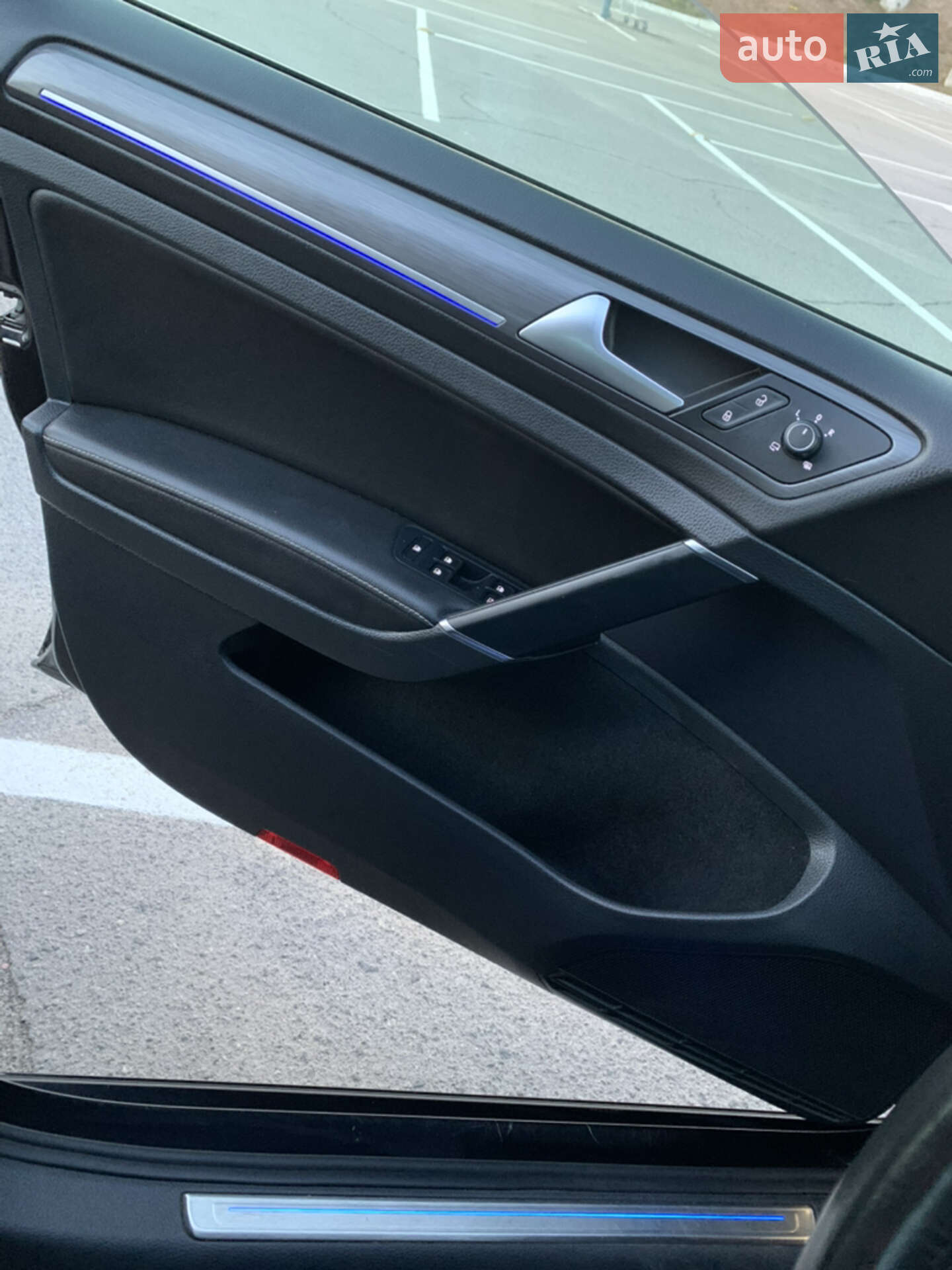Volkswagen e-Golf 2017 VIN WVWZZZAUZH8950138 фото оголошення 28 з 30