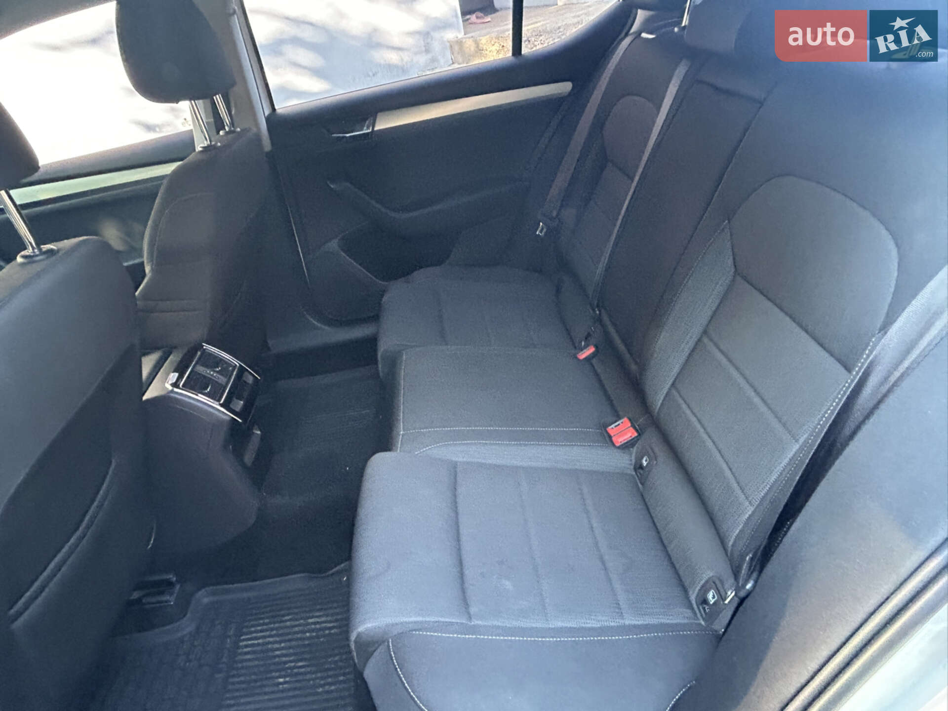 Skoda Superb 2018 VIN TMBAH7NP8K7024603 фото оголошення 4 з 21