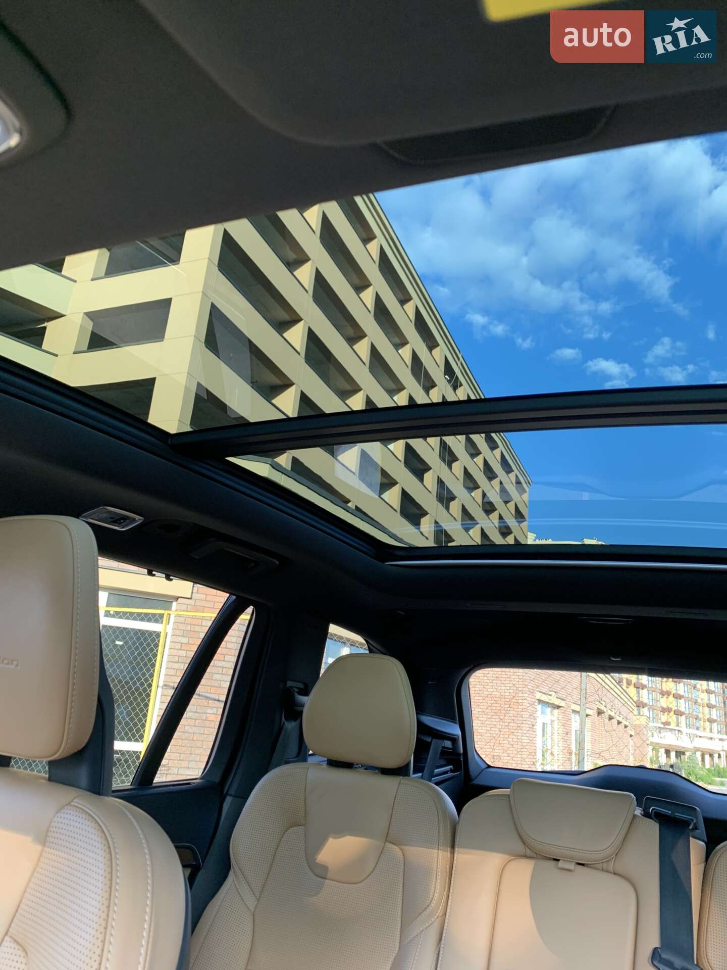 Volvo XC90 2016 VIN YV4A22PLXH1139551 фото оголошення 11 з 24