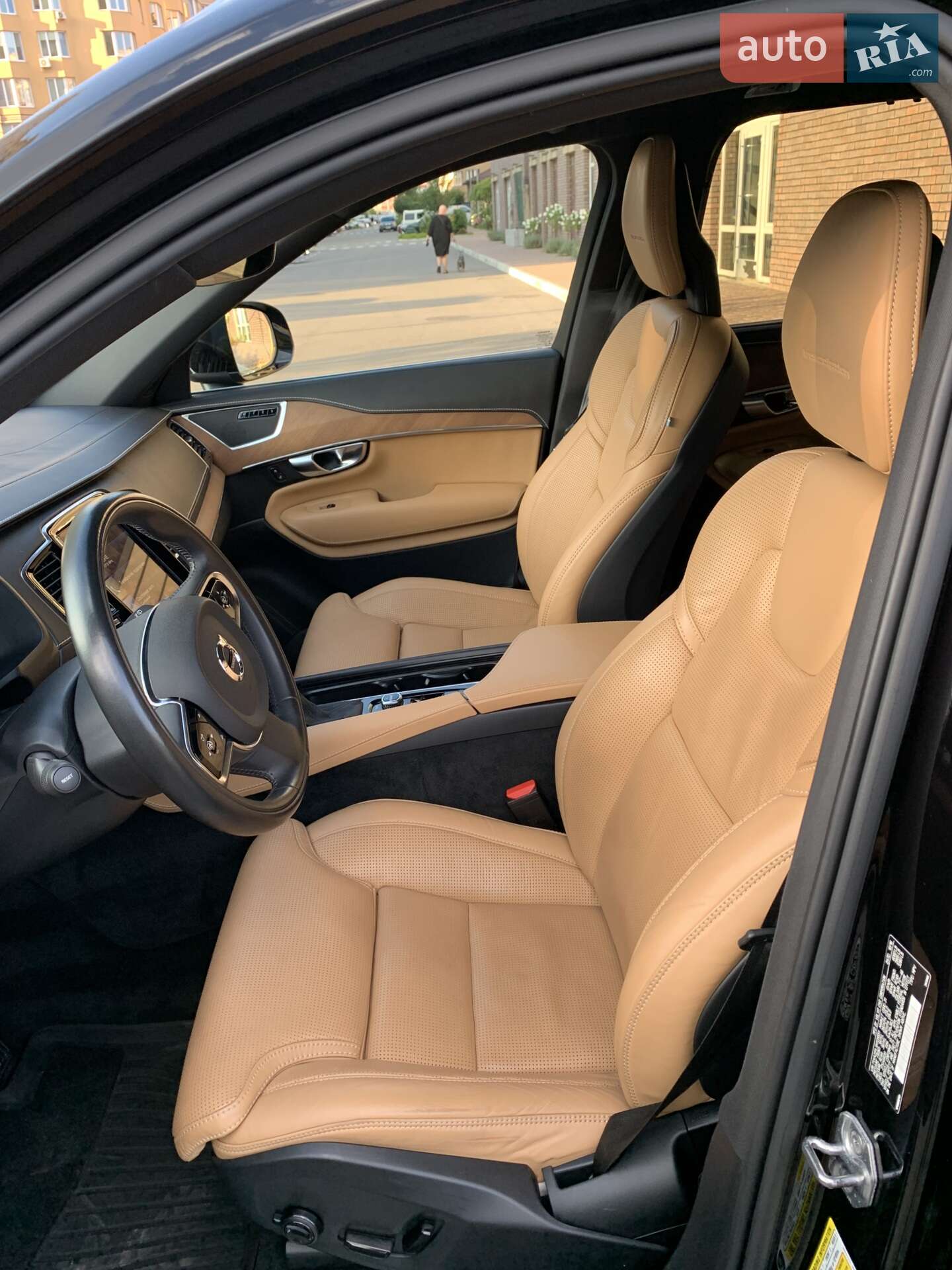Volvo XC90 2016 VIN YV4A22PLXH1139551 фото оголошення 8 з 24