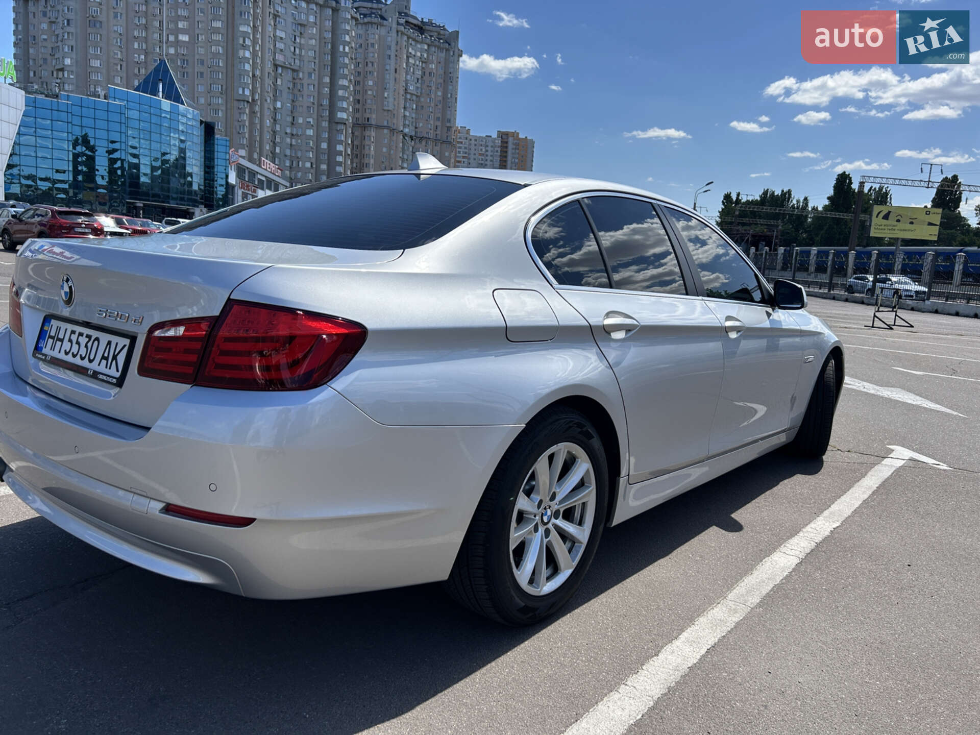 BMW 5 Series 2012 VIN WBAFW1106DDY49879 фото оголошення 2 з 17