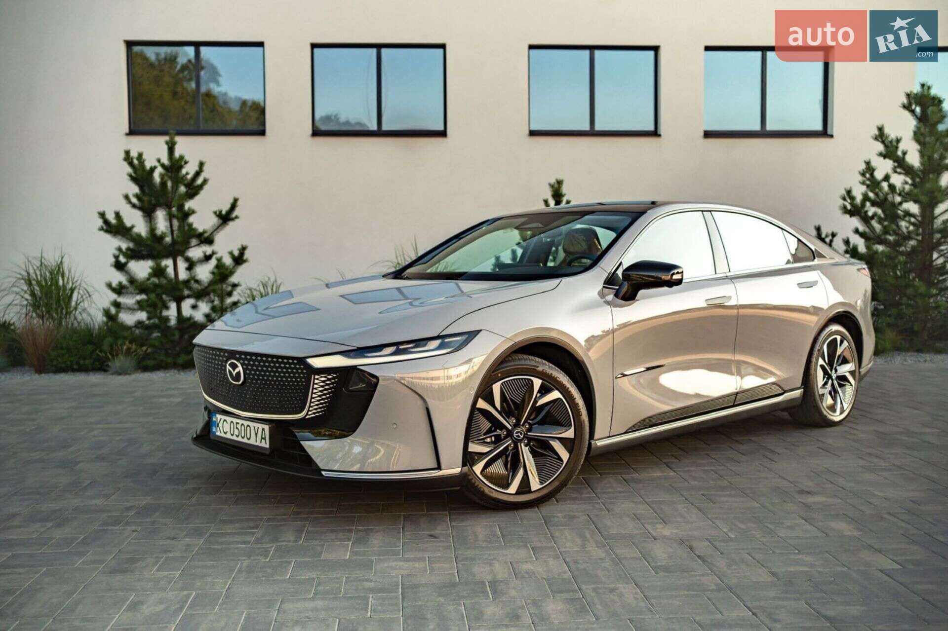 Mazda EZ-6 2025 VIN LVRHDAEK8SN015072 фото оголошення 3 з 6