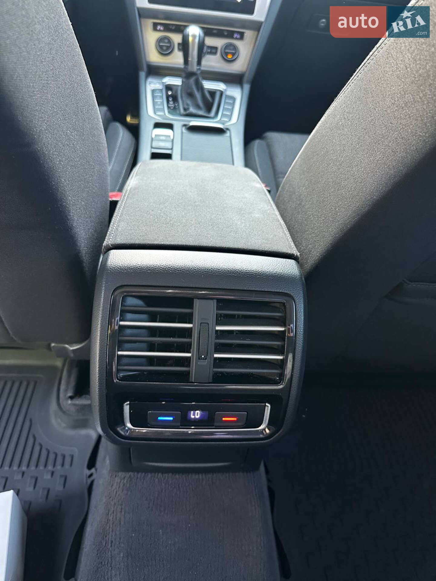 Volkswagen Passat 2015 VIN WVWZZZ3CZFE473265 фото оголошення 13 з 17