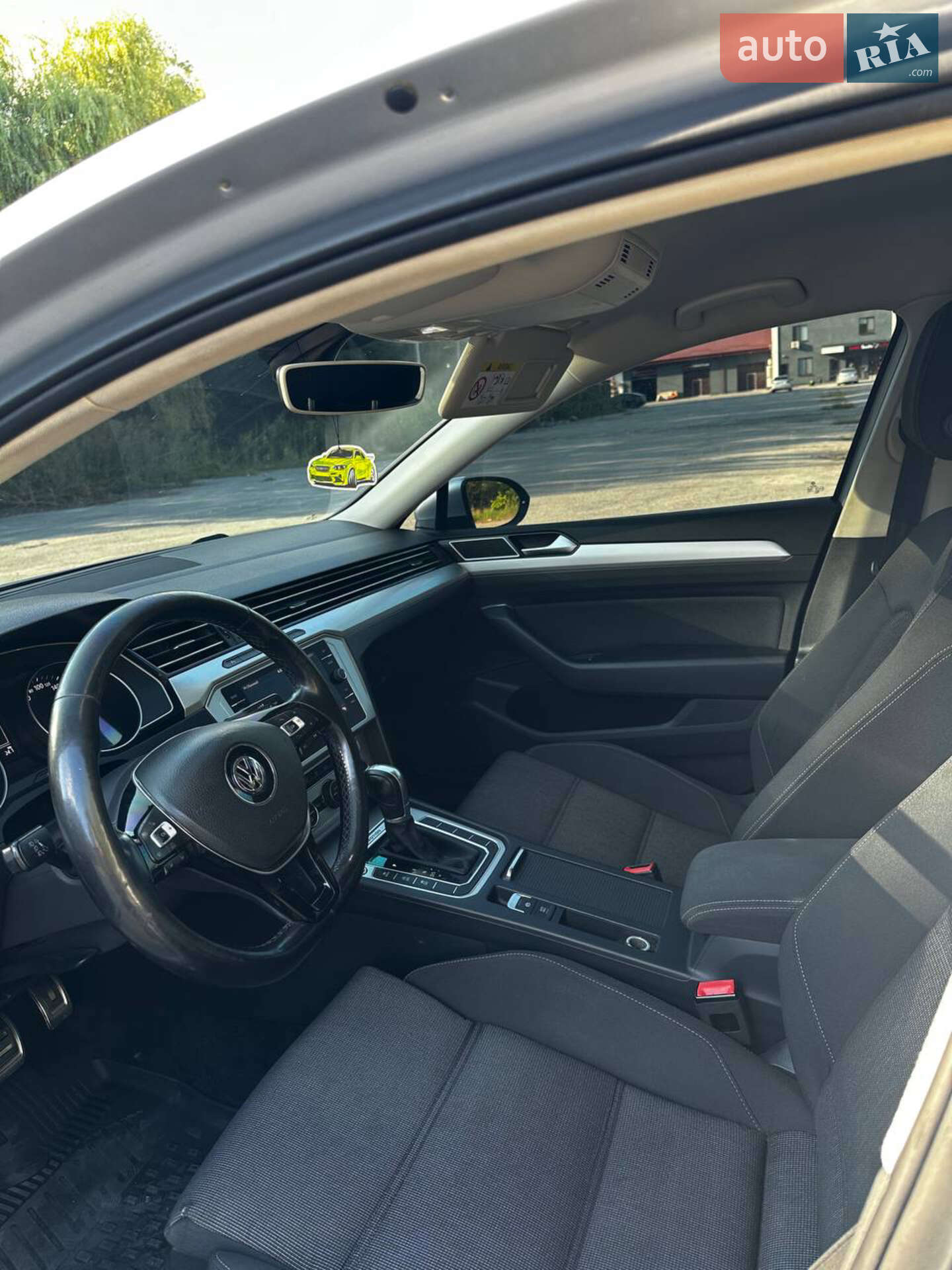 Volkswagen Passat 2015 VIN WVWZZZ3CZFE473265 фото оголошення 16 з 17