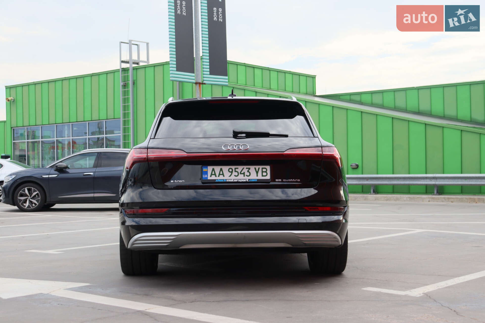 Audi e-tron 2019 VIN WAUZZZGE4KB013597 фото оголошення 3 з 43