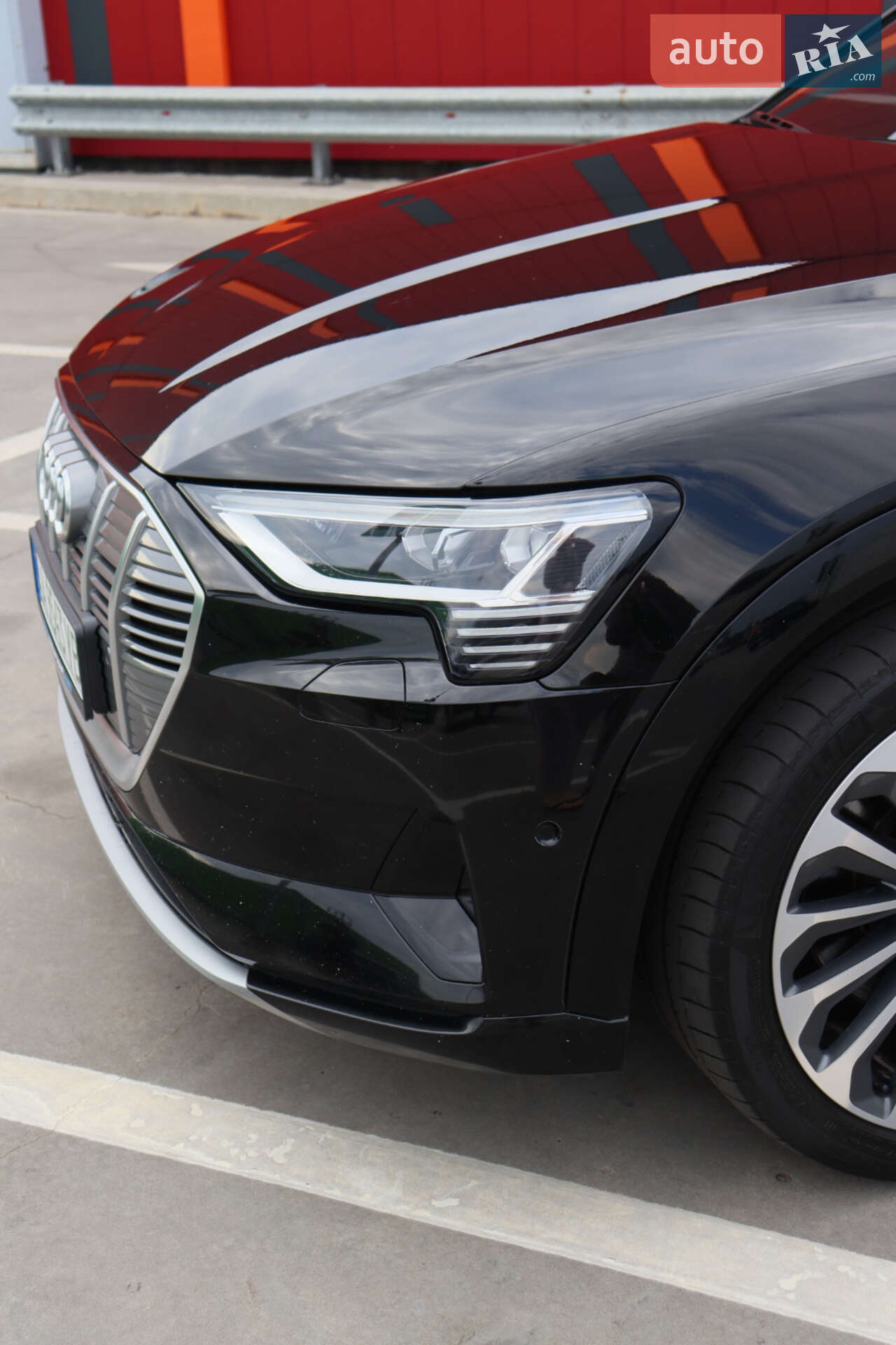 Audi e-tron 2019 VIN WAUZZZGE4KB013597 фото оголошення 11 з 43