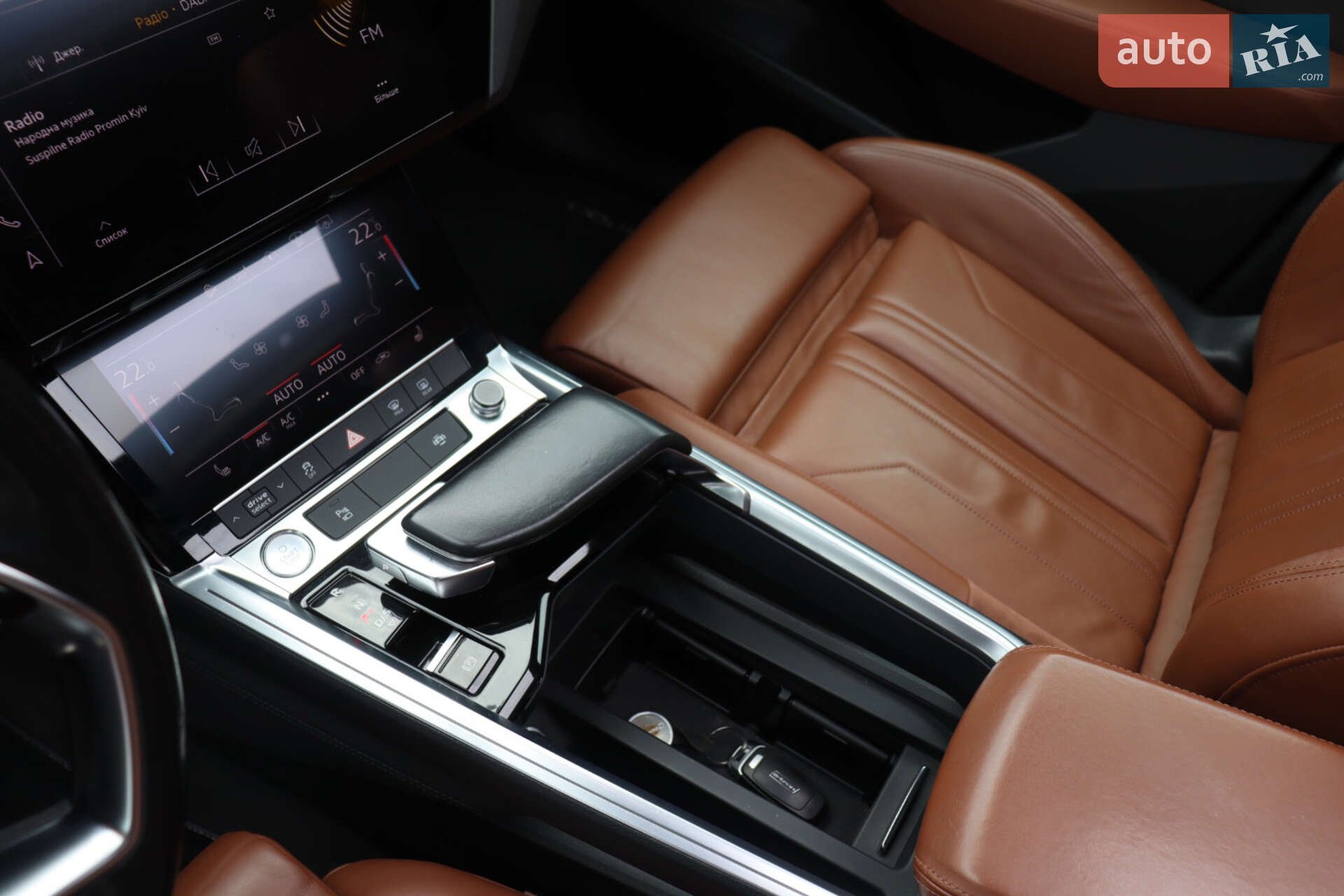 Audi e-tron 2019 VIN WAUZZZGE4KB013597 фото оголошення 17 з 43