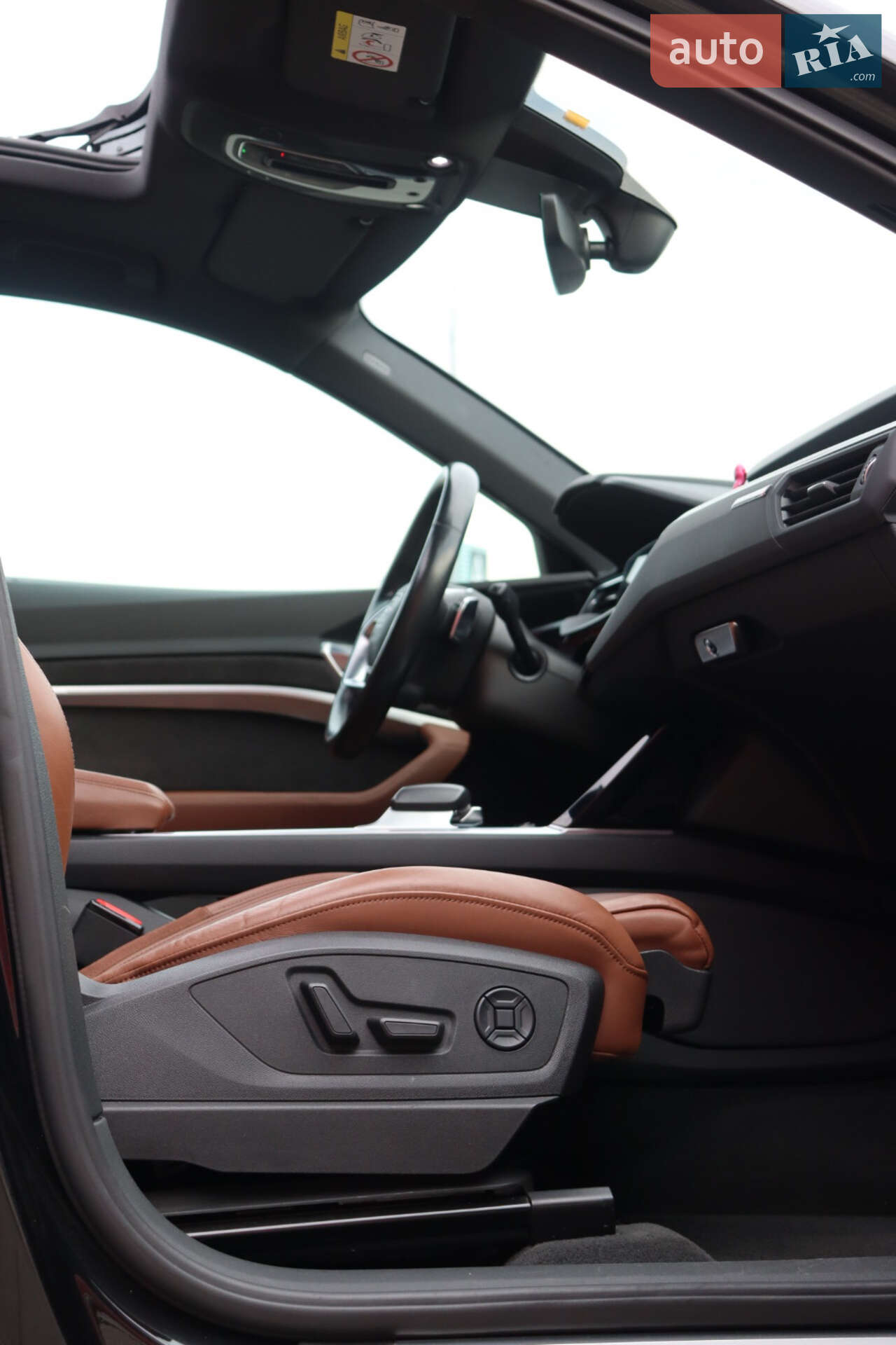 Audi e-tron 2019 VIN WAUZZZGE4KB013597 фото оголошення 21 з 43