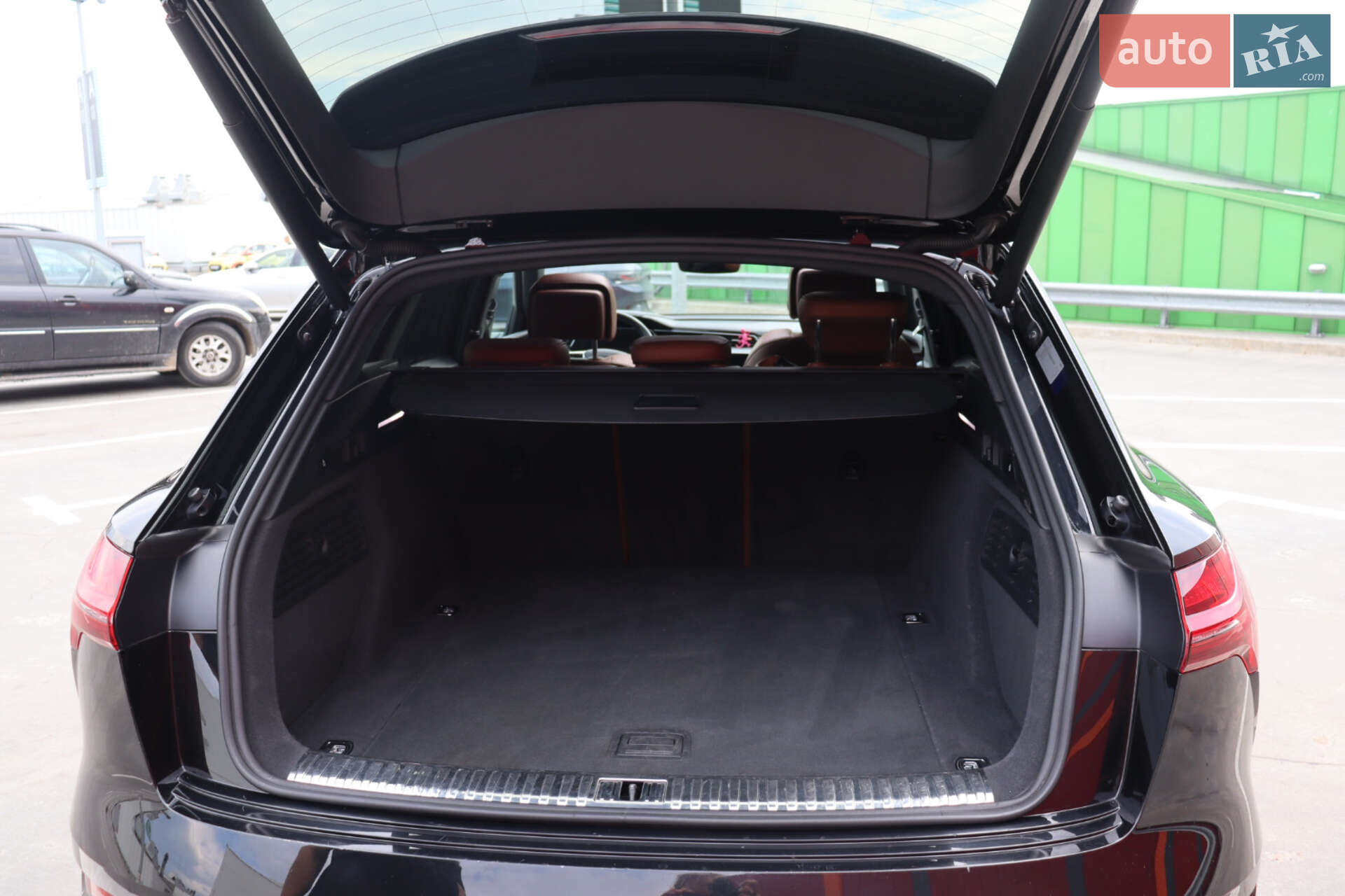 Audi e-tron 2019 VIN WAUZZZGE4KB013597 фото оголошення 27 з 43