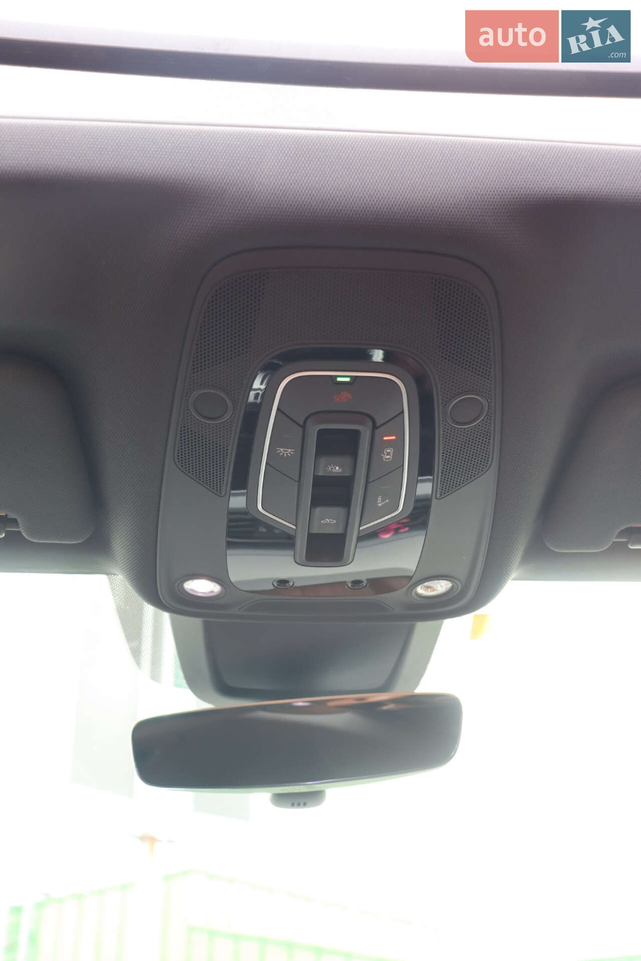 Audi e-tron 2019 VIN WAUZZZGE4KB013597 фото оголошення 31 з 43