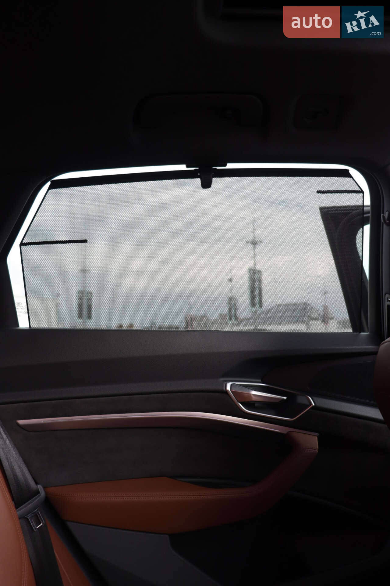 Audi e-tron 2019 VIN WAUZZZGE4KB013597 фото оголошення 25 з 43