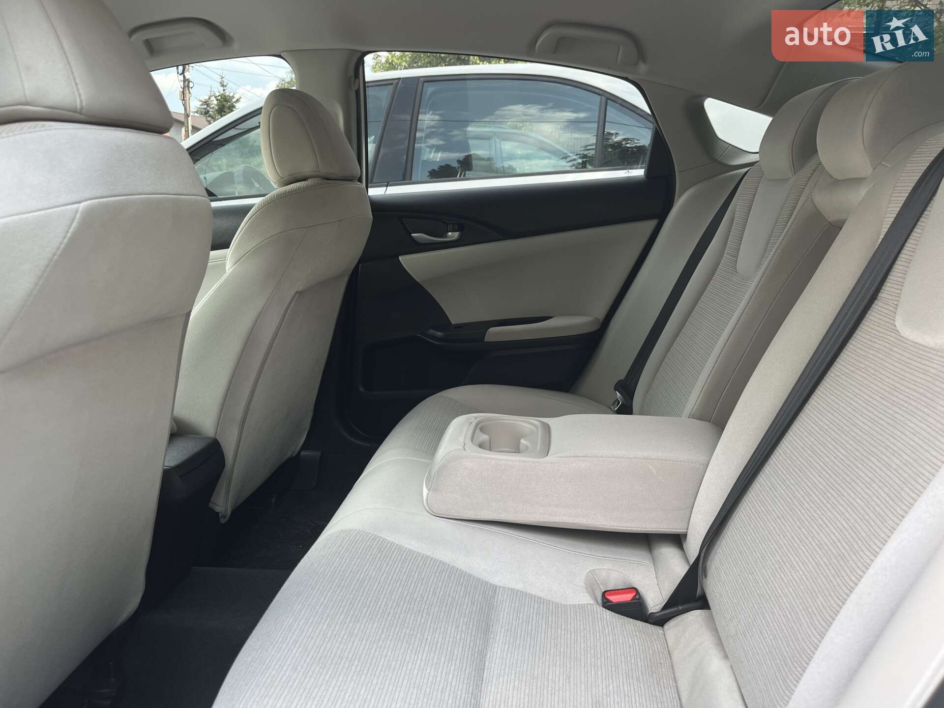 Honda Insight 2018 VIN 19XZE4F57KE004348 фото оголошення 10 з 83