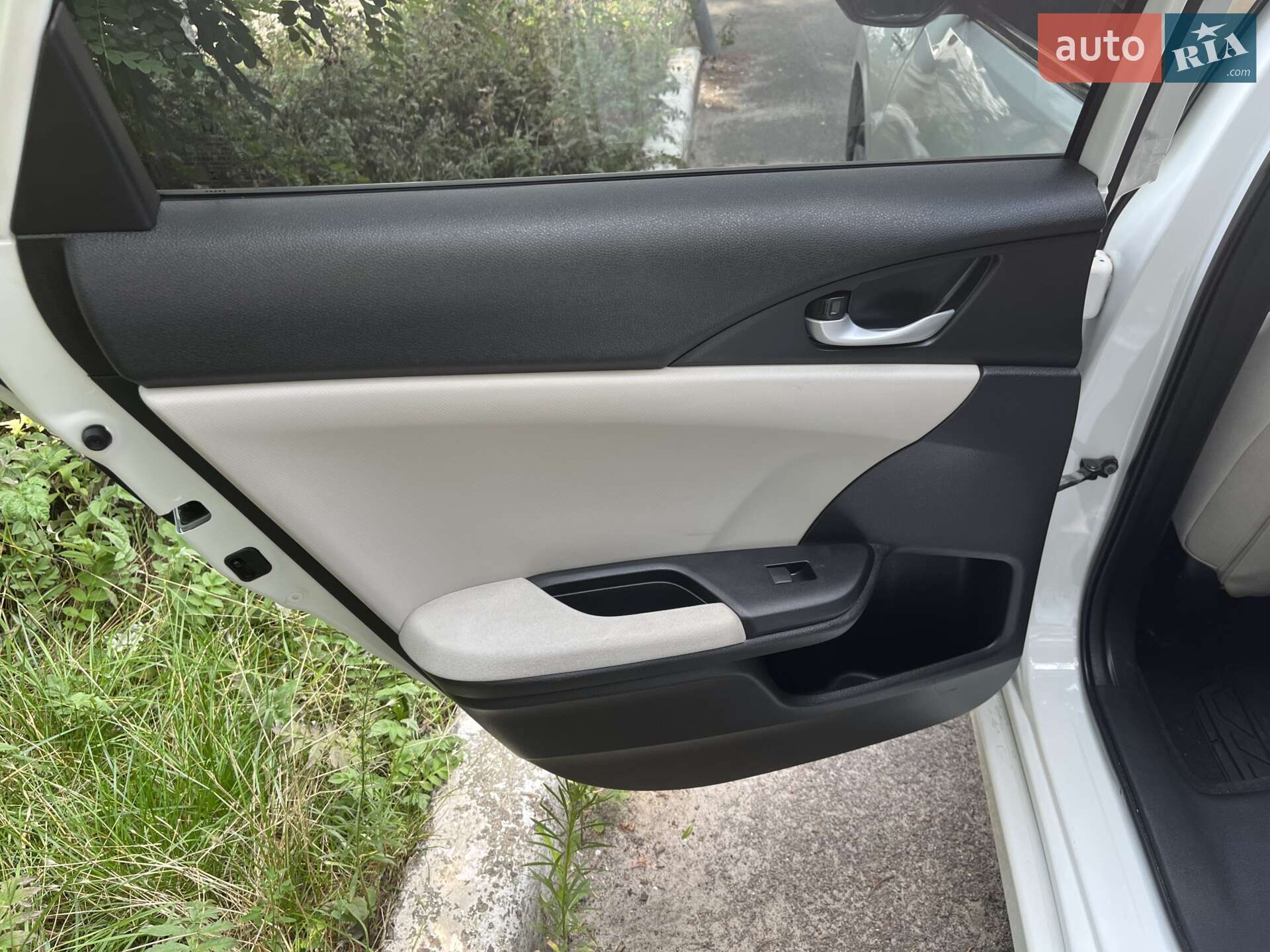 Honda Insight 2018 VIN 19XZE4F57KE004348 фото оголошення 12 з 83