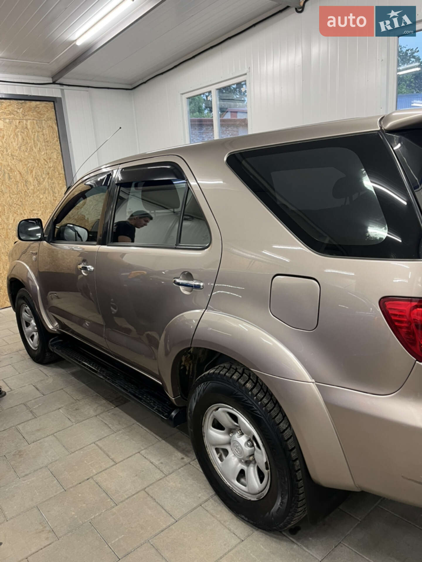 Toyota Fortuner 2006 VIN MR1YX59G063004307 фото оголошення 2 з 9