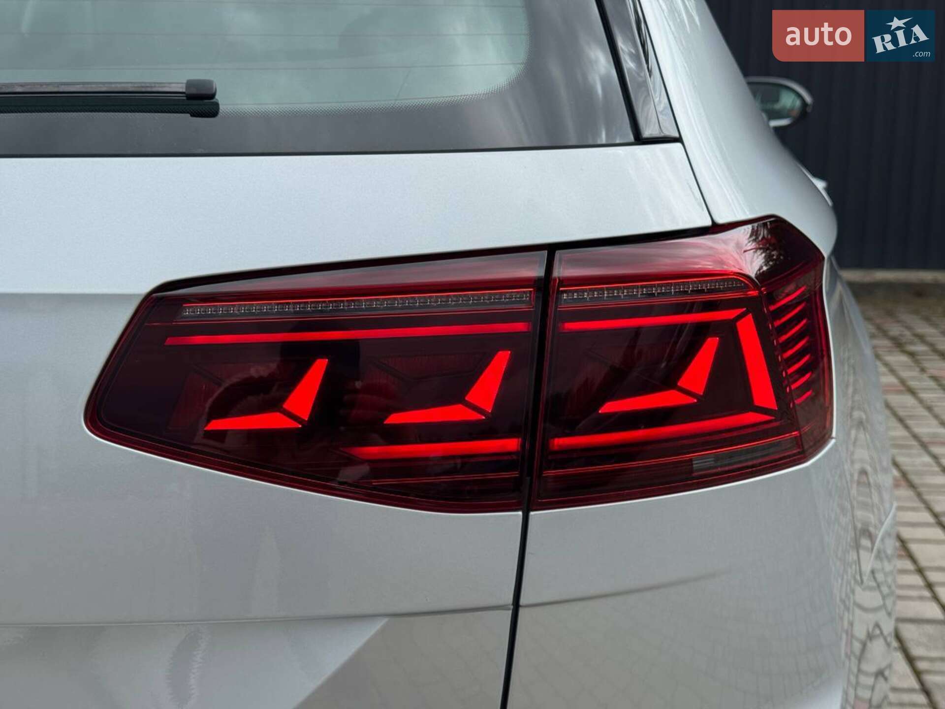 Volkswagen Passat 2021 VIN WVWZZZ3CZME104734 фото оголошення 12 з 47