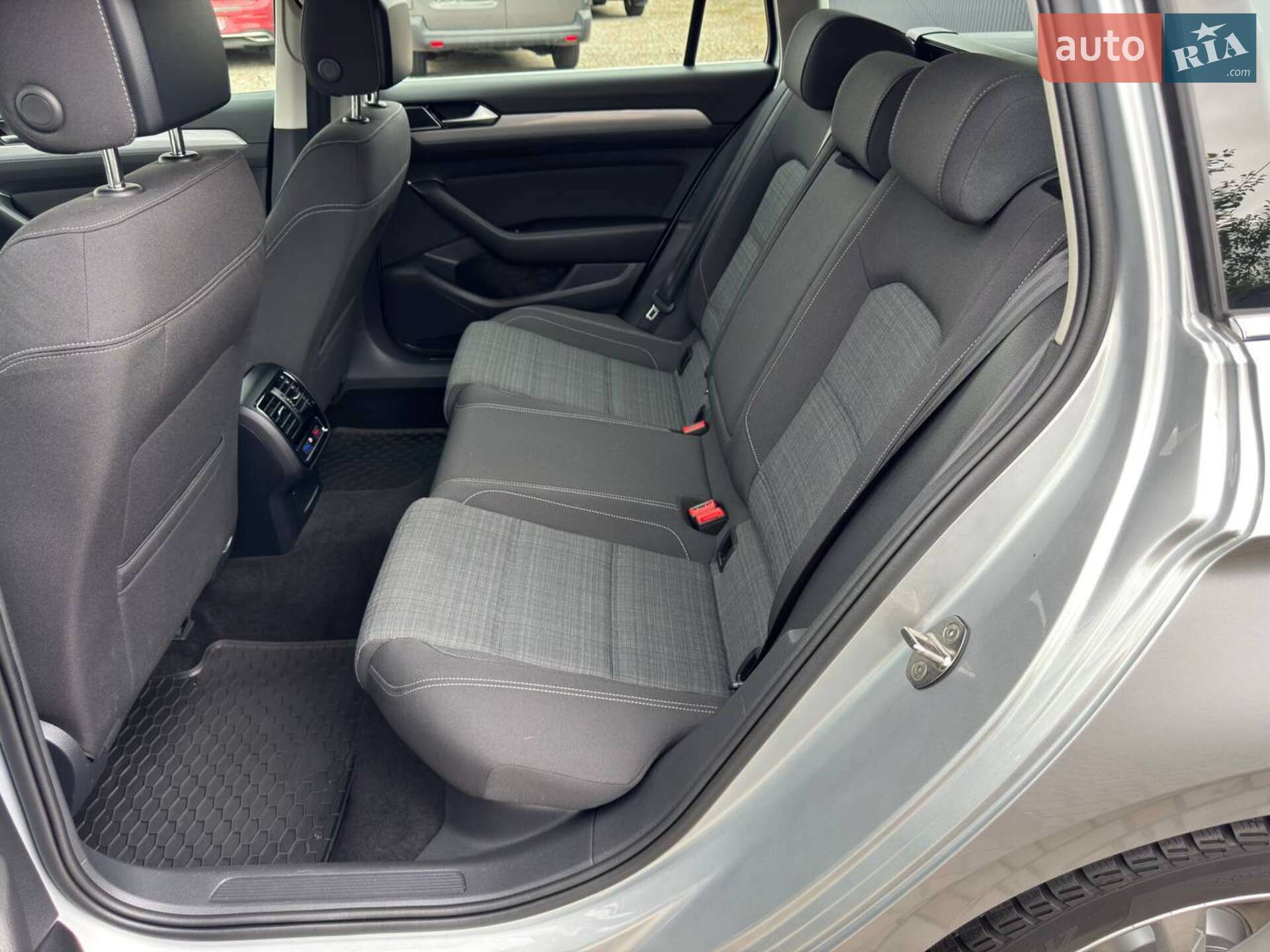 Volkswagen Passat 2021 VIN WVWZZZ3CZME104734 фото оголошення 35 з 47