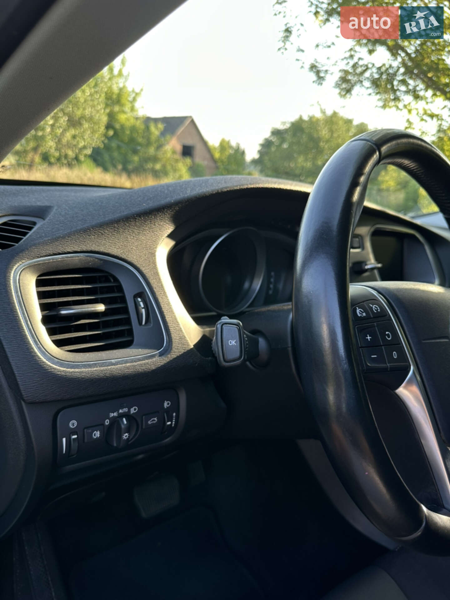Volvo V40 2014 VIN YV1MV5150E2132470 фото оголошення 14 з 28
