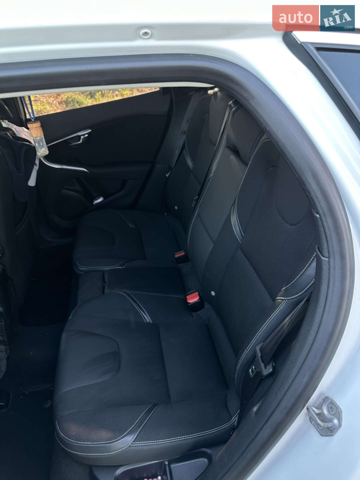 Volvo V40 2014 VIN YV1MV5150E2132470 фото оголошення 25 з 28