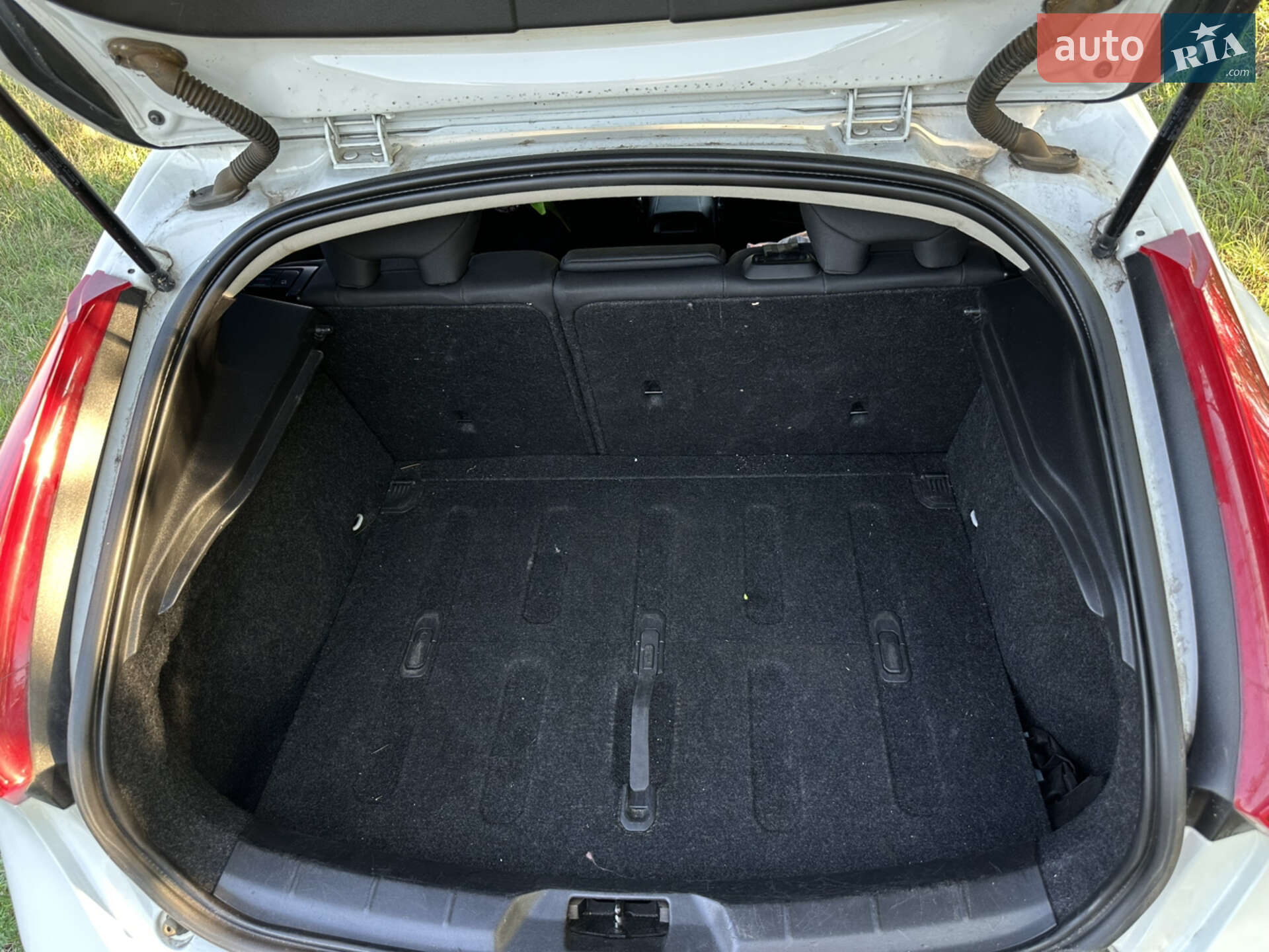 Volvo V40 2014 VIN YV1MV5150E2132470 фото оголошення 26 з 28